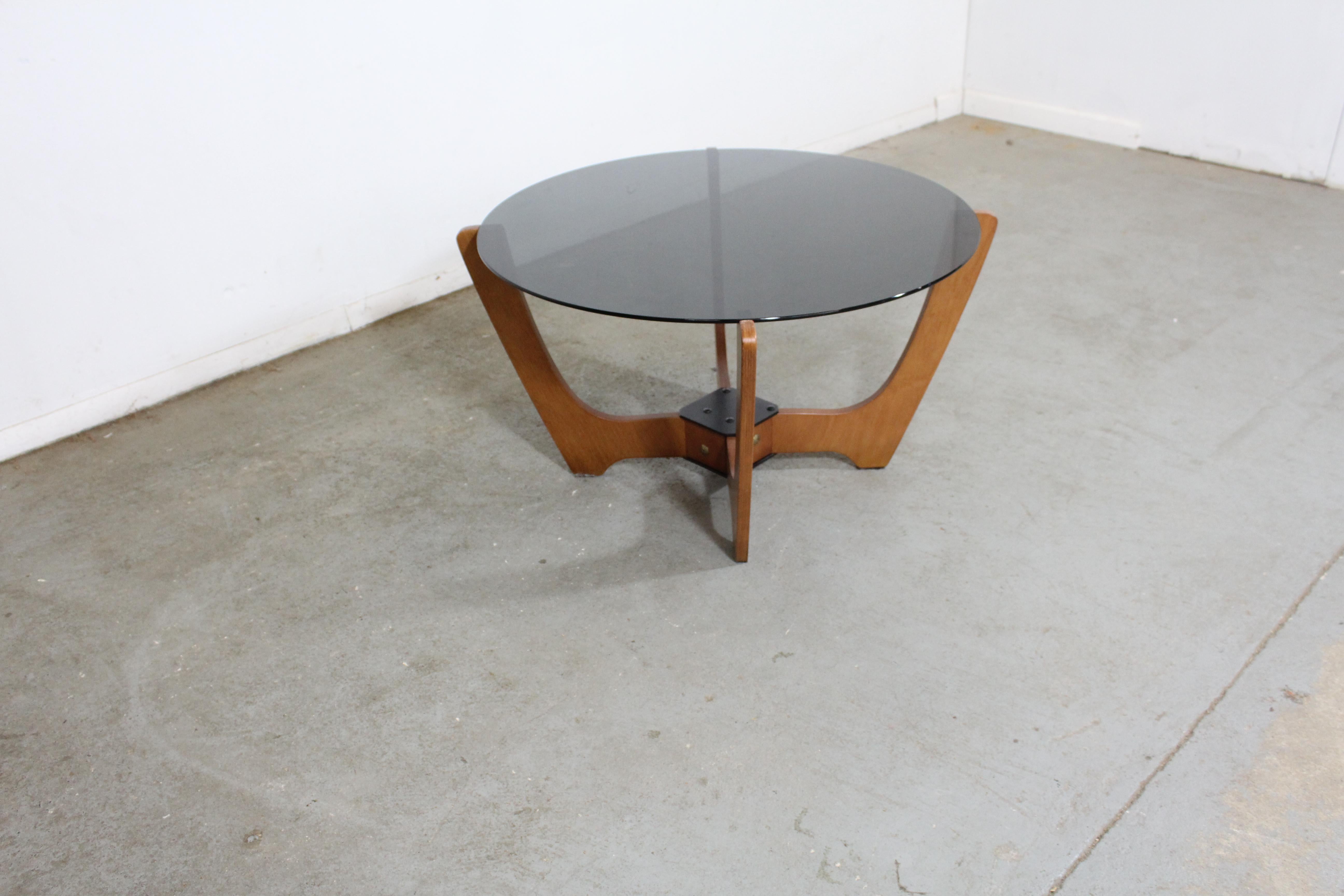 Mid-Century Modern Table basse à plateau en verre Odd Knutsen, Danish Modern Midcentury en vente