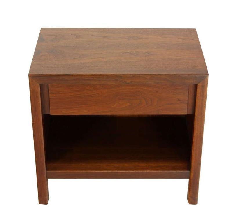 20th Century Mid-Century Danish Modern One-Drawer Oiled Walnut Night Stand End Table Baughman For Sale