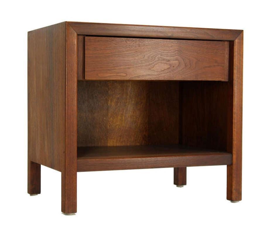 Mid-Century Danish Modern One-Drawer Oiled Walnut Night Stand End Table Baughman For Sale 3