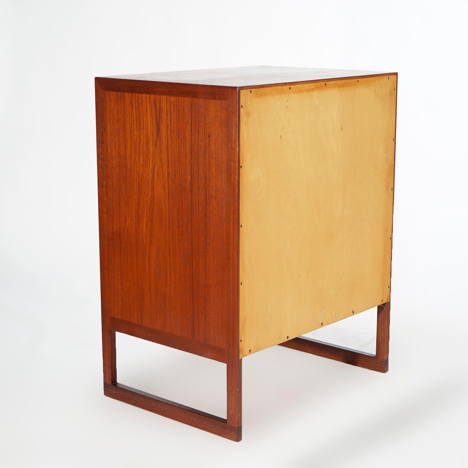 Mid Century Danish Modern Povl Dinesen Teakwood Five-Drawer Chest c1960  In Good Condition In Big Flats, NY