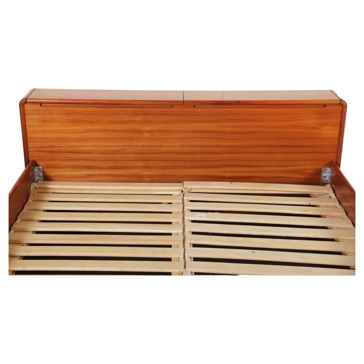 Mid century Danish Modern Queen teak Platform bed headboad with blanket storage In Good Condition For Sale In Brooklyn, NY