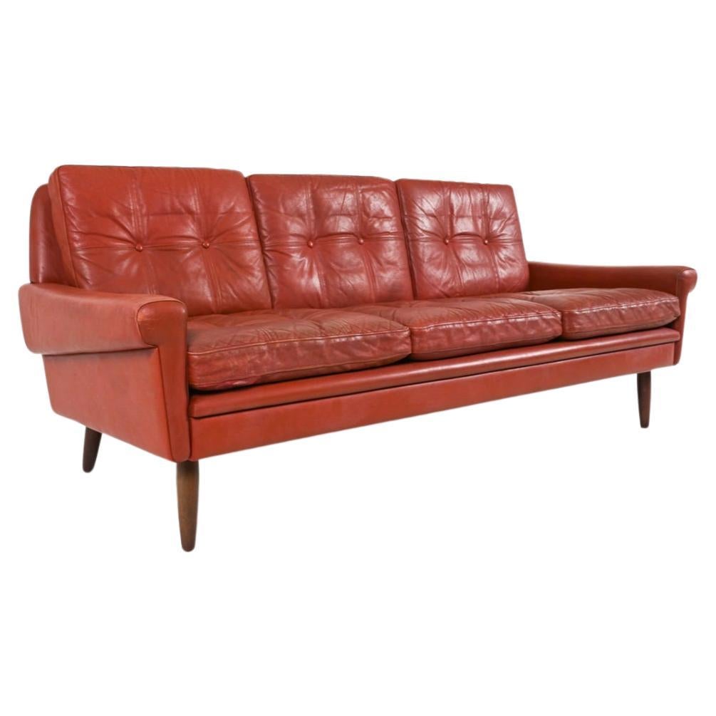Mid century Danish modern red leather 3 seat sofa In Good Condition For Sale In BROOKLYN, NY
