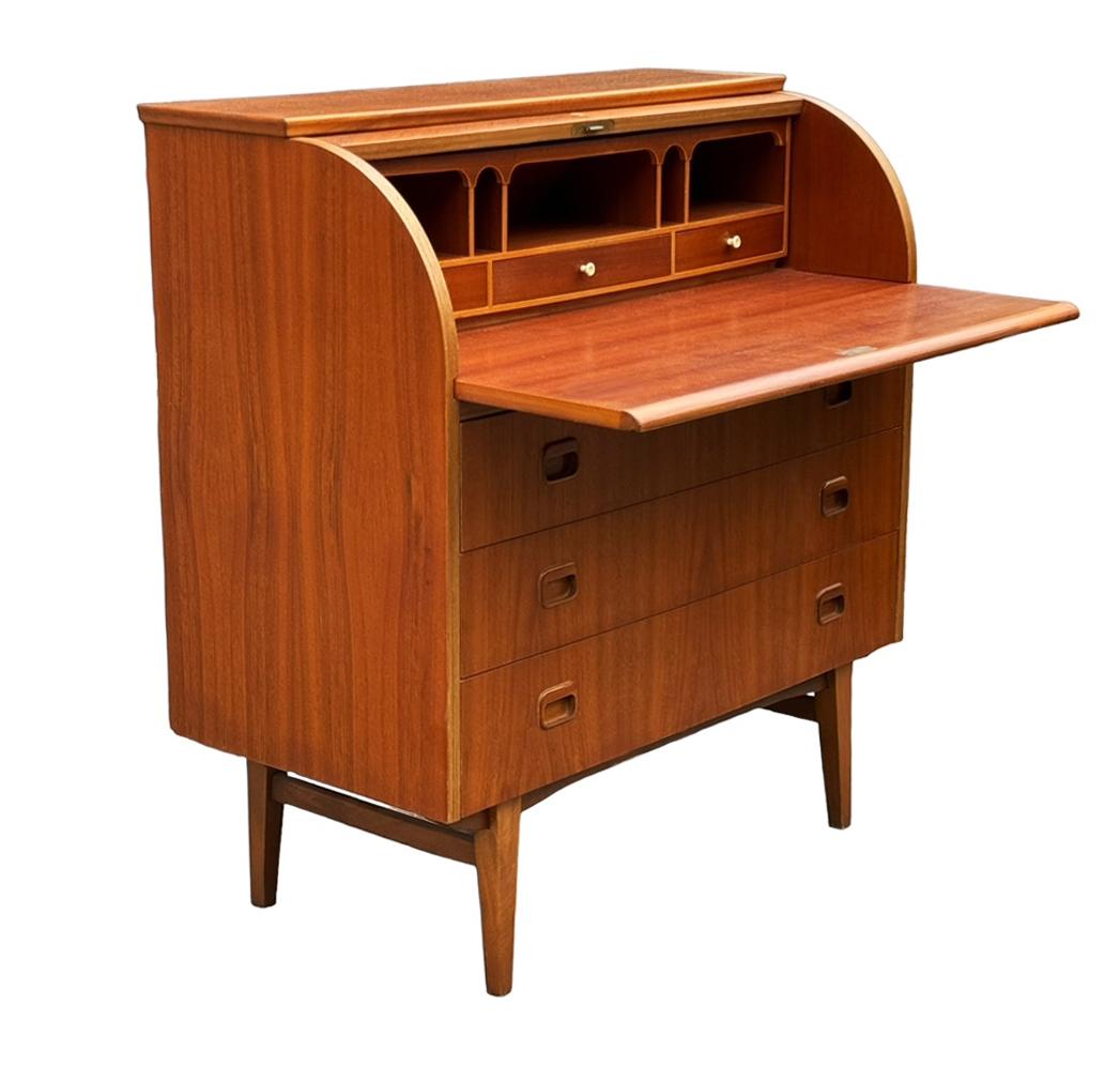Dänischer moderner Roll-Top-Schreibtisch oder Kommode aus Teakholz mit Schrank aus der Mitte des Jahrhunderts (Mitte des 20. Jahrhunderts)