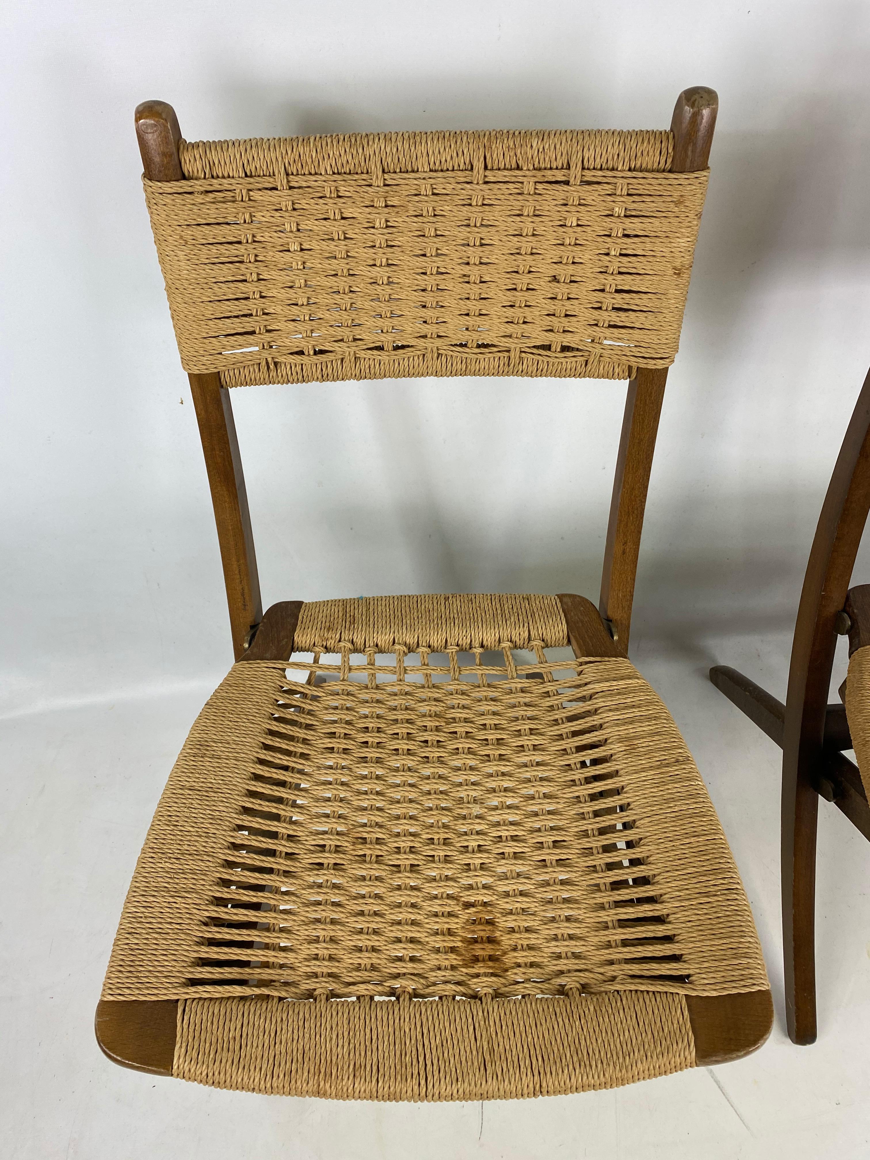 Mid Century Danish Modern Rope Folding Chairs Set of 2 In Good Condition In Esperance, NY