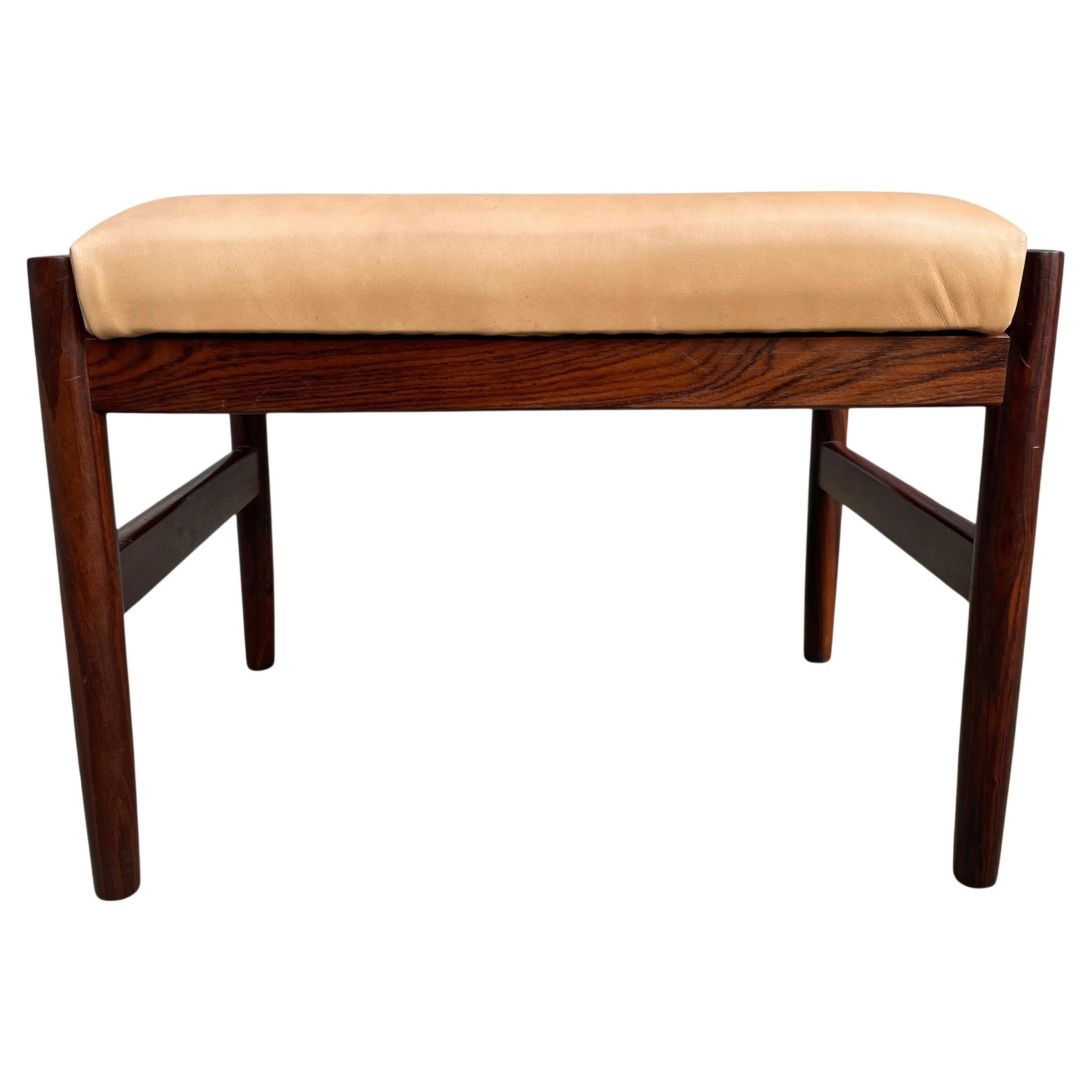 Petit tabouret spottrup danois moderne du milieu du siècle dernier en bois de rose et cuir