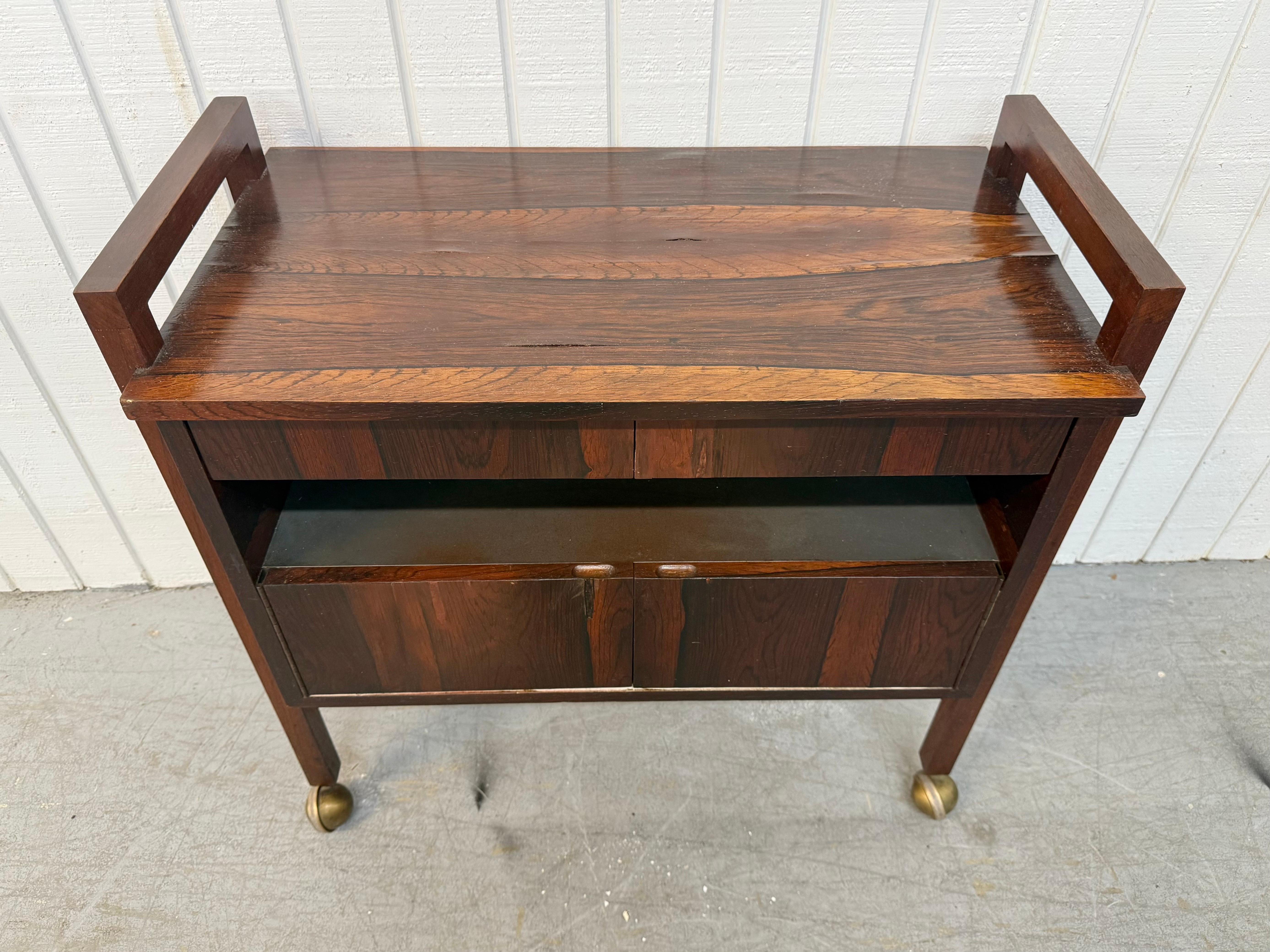 Mid-Century Danish Modern Rosewood Bar Cart In Distressed Condition For Sale In Clarksboro, NJ