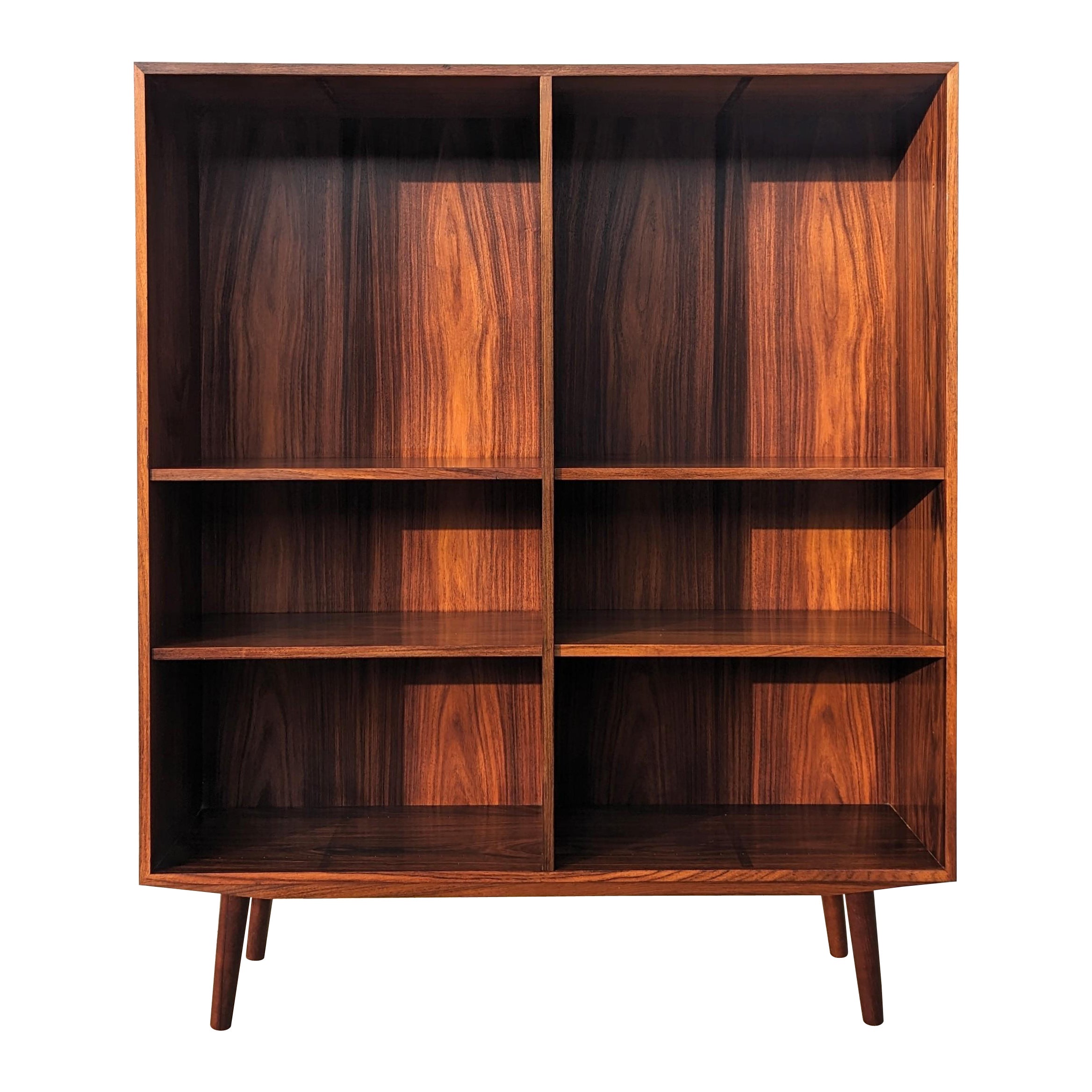 Bibliothèque en bois de rose de style danois du milieu du siècle dernier