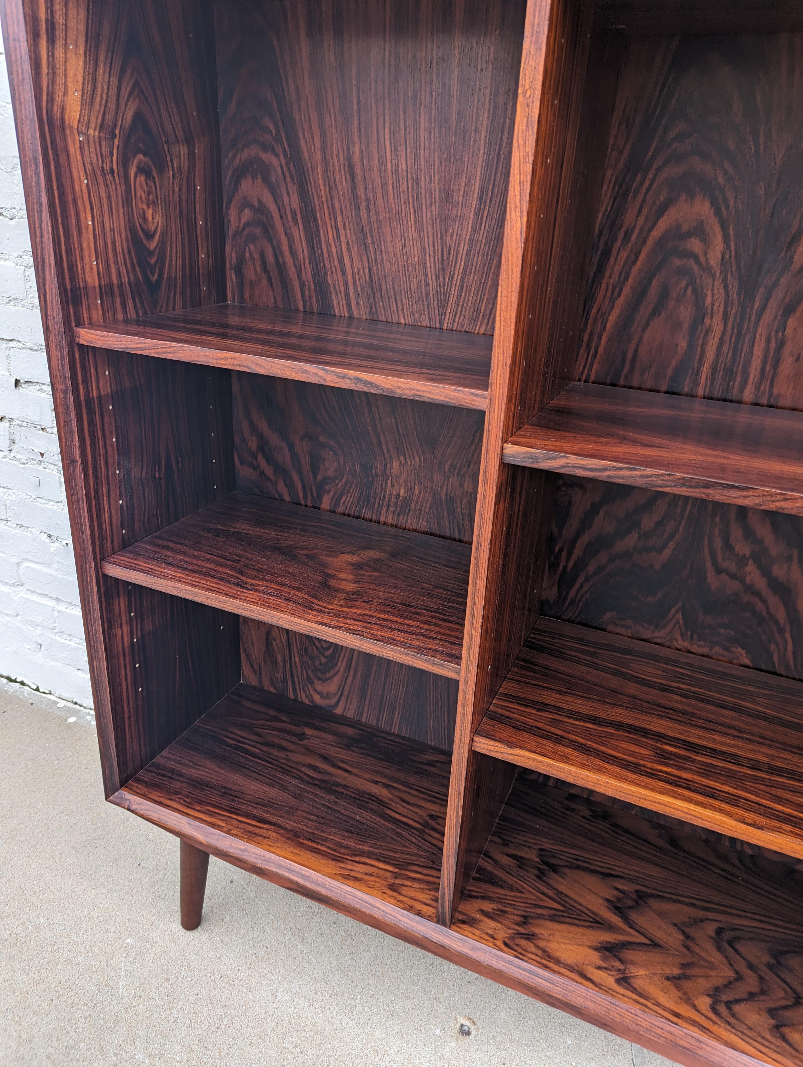Mid Century Danish Modern Rosewood Bookcases In Good Condition For Sale In Tulsa, OK