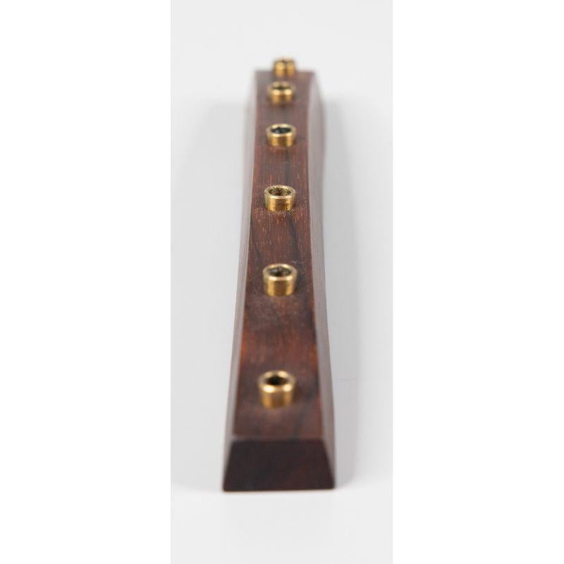 Dänischer moderner Rosenholz-Kandelaber-Kerzenhalter aus der Mitte des Jahrhunderts (20. Jahrhundert) im Angebot