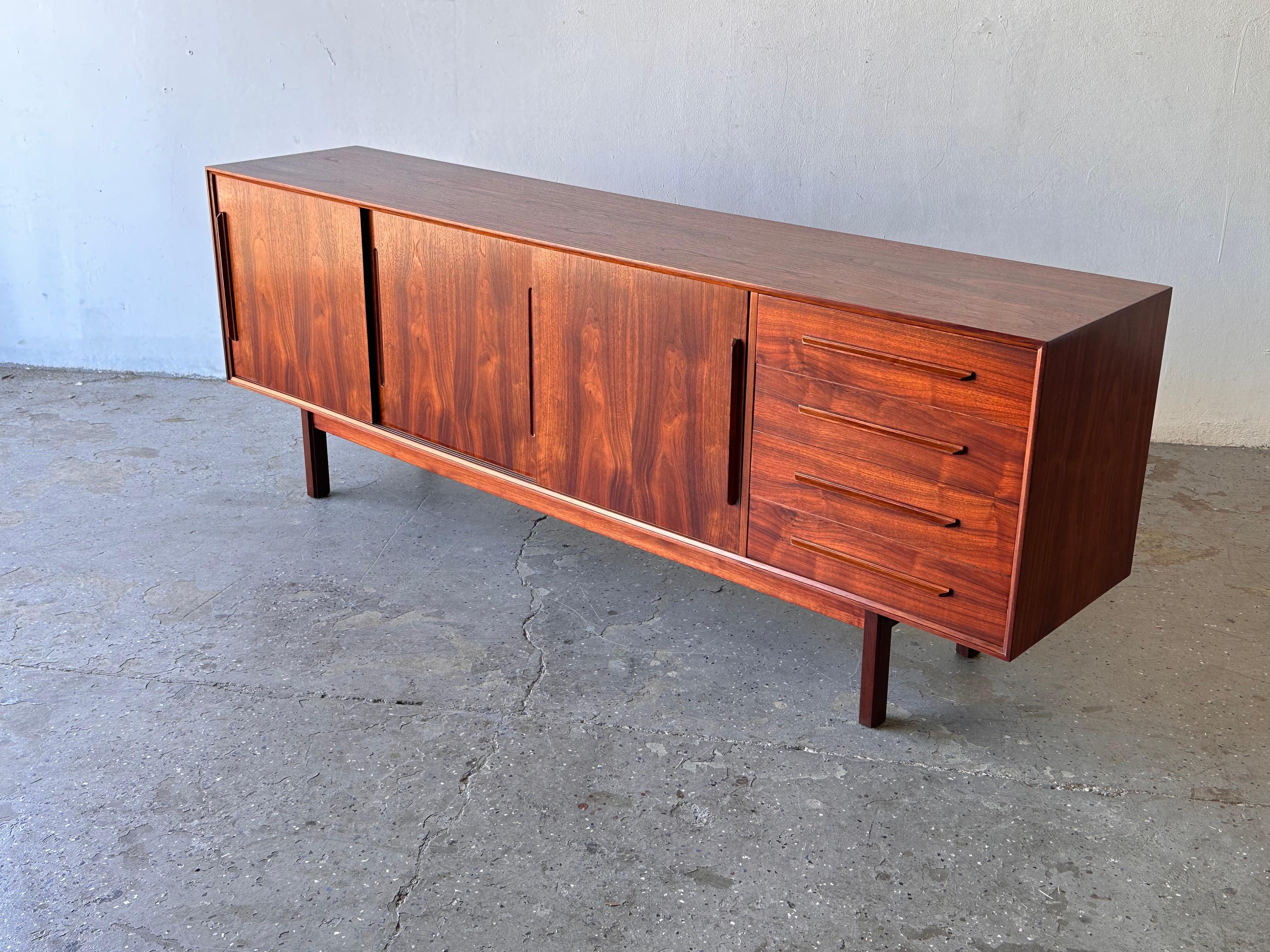Mid Century Danish Modern Rosewood Credenza By Ib-Kofod Larsen for Faarup For Sale 4