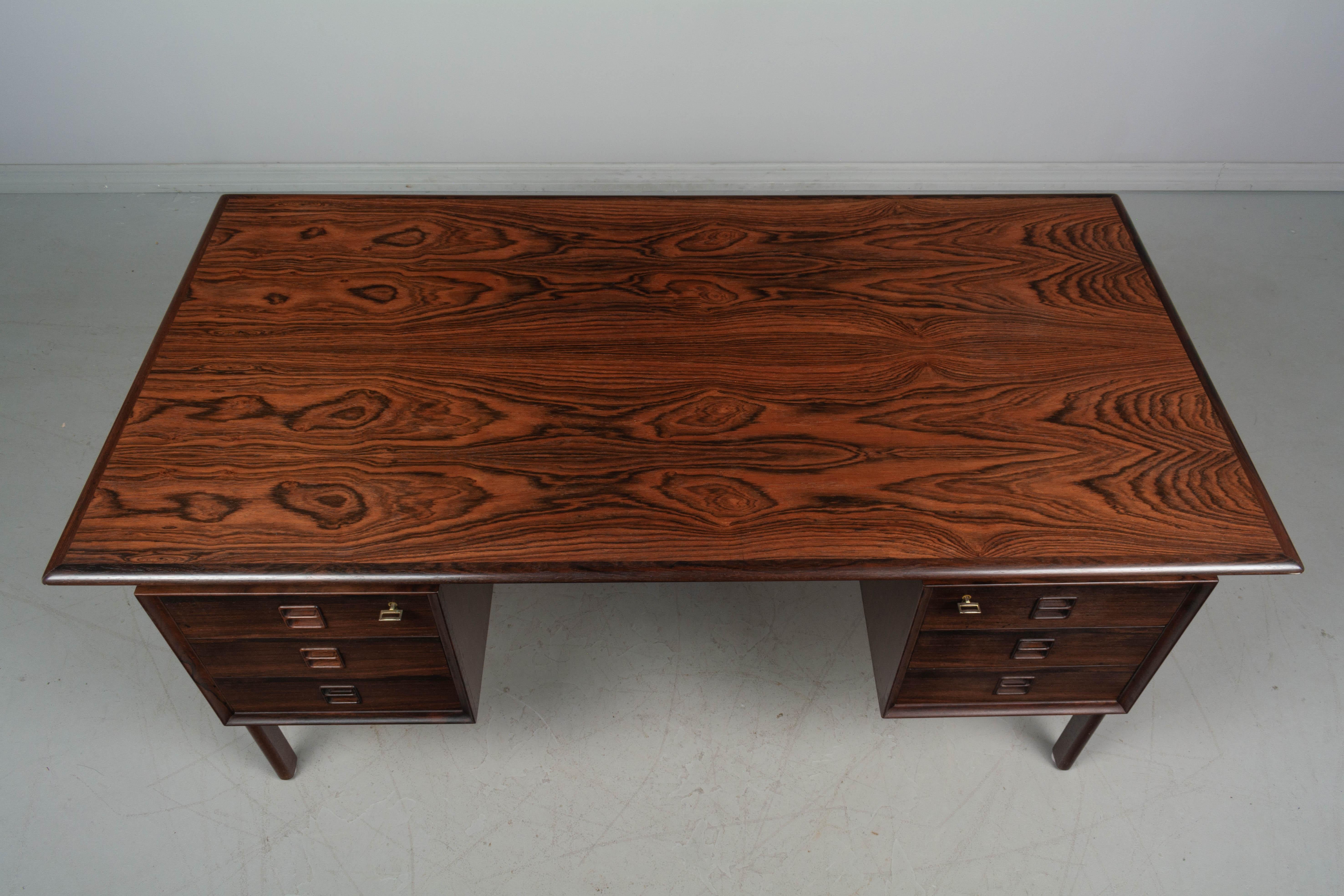 Midcentury Danish Modern Rosewood Desk by Arne Vodder 7