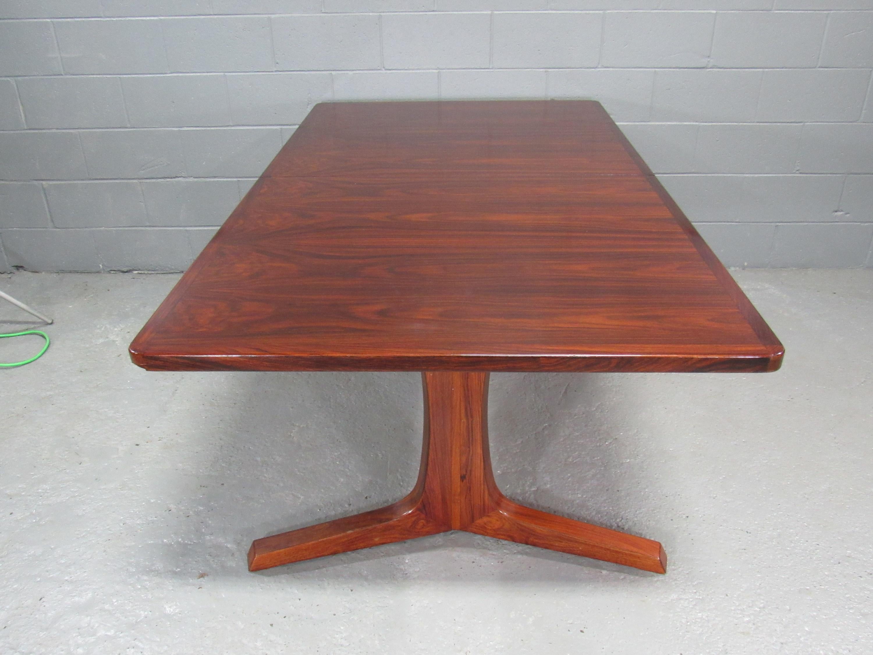 Mid-Century Danish Modern Rosewood Extension Dining Table by Gudme In Good Condition In Belmont, MA