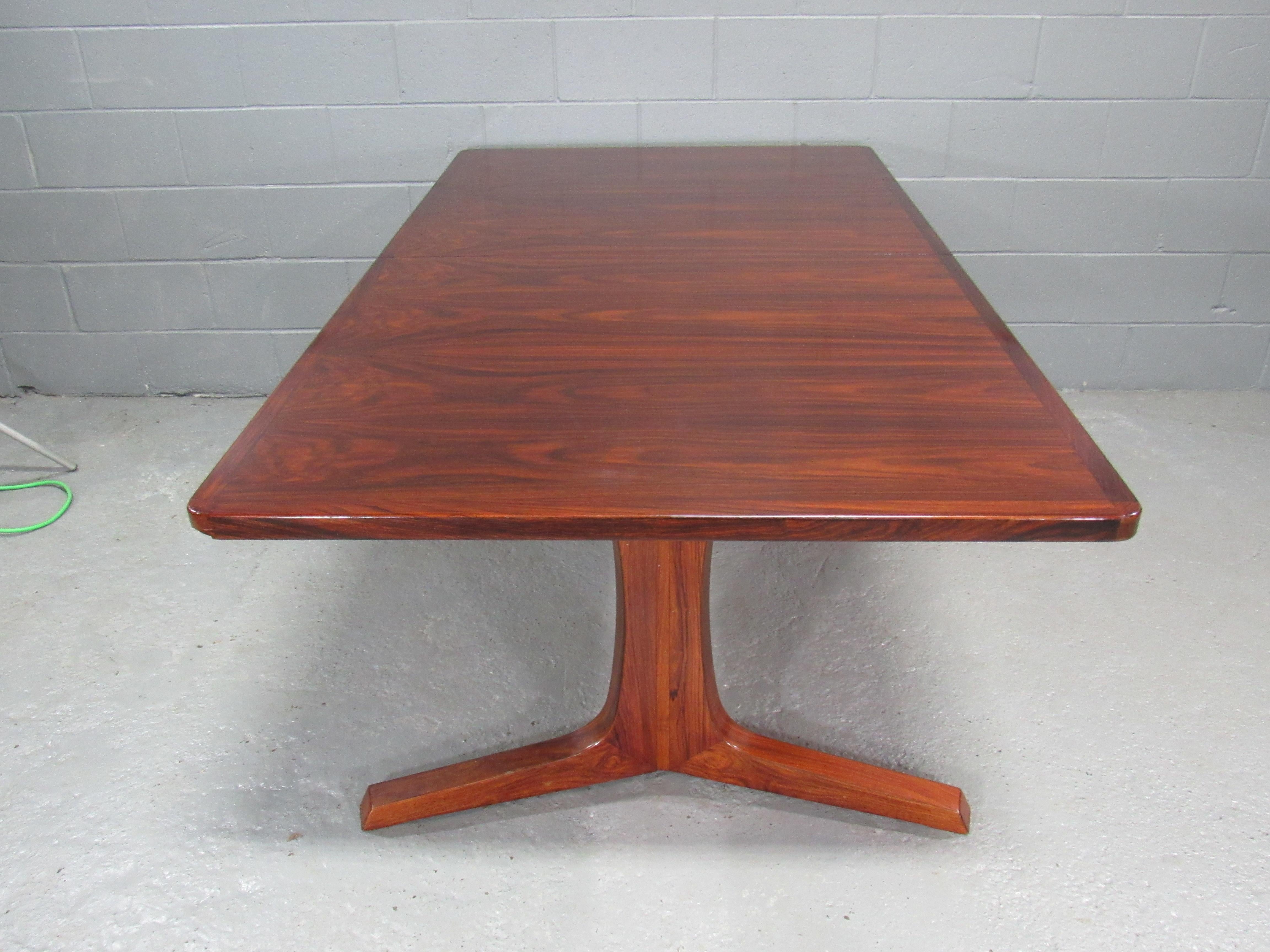 Mid-Century Danish Modern Rosewood Extension Dining Table by Gudme In Good Condition For Sale In Belmont, MA