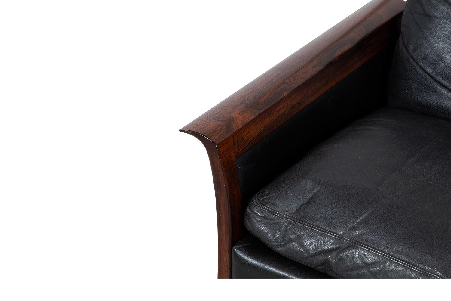 Mid-Century Danish Modern Rosewood Hans Olsen Sofa Couch Black Leather Cushions In Fair Condition For Sale In Baltimore, MD