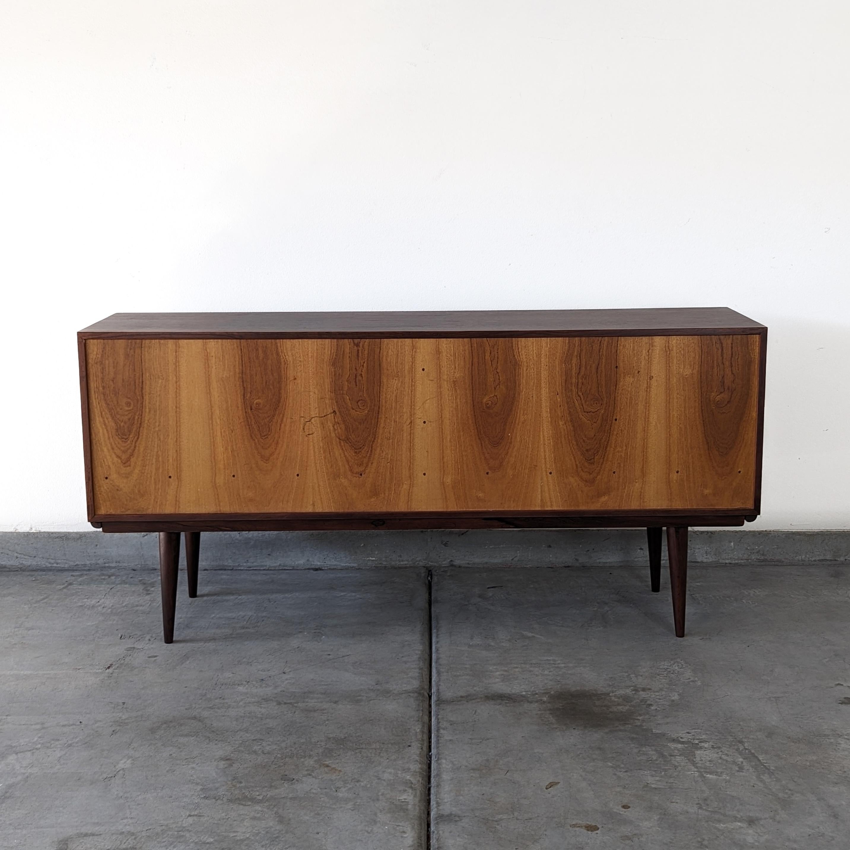 Mid Century Danish Modern Rosewood Sideboard/Credenza by Gunni Omann, c1960s For Sale 4