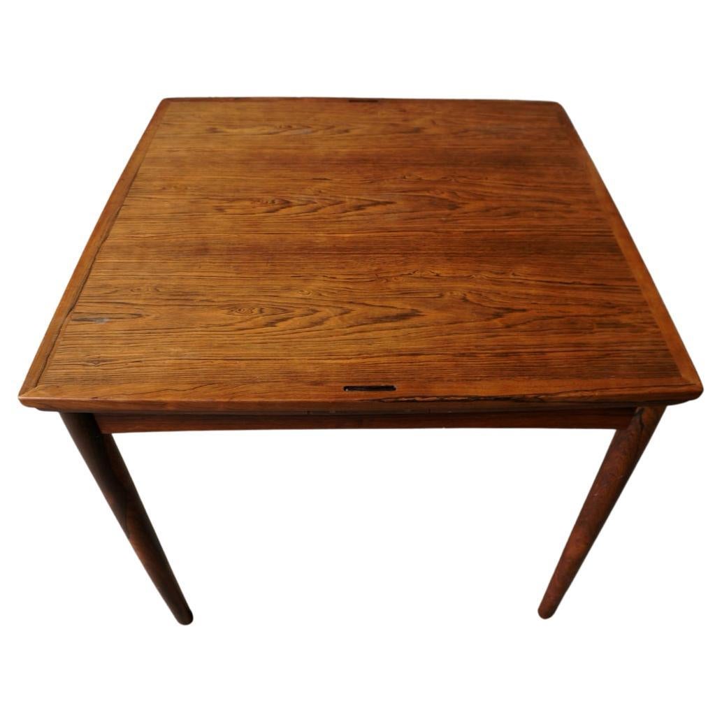 Mid-Century Modern Table de salle à manger ou de jeu en palissandre, carrée, Danish Modern, du milieu du siècle dernier