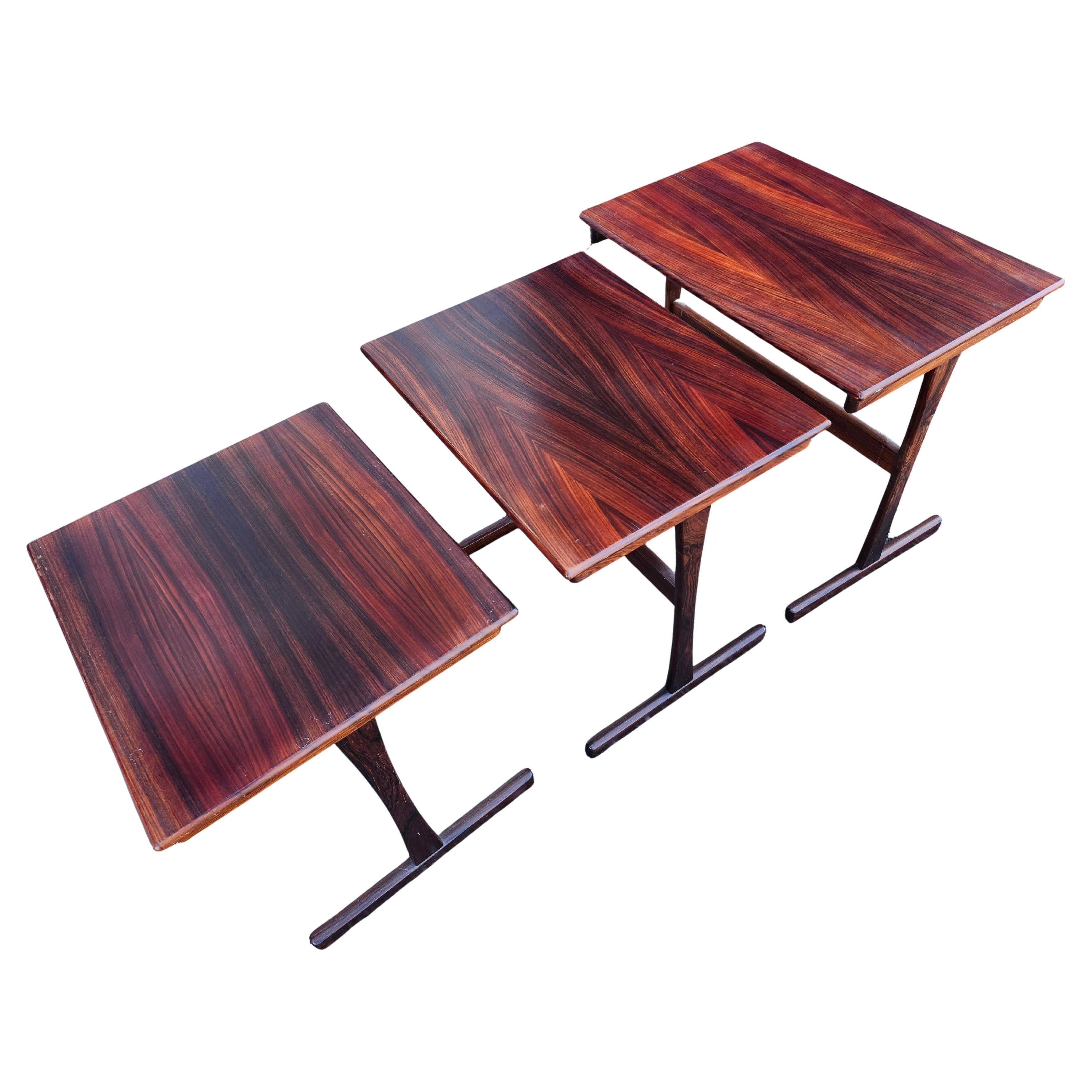 Dänische moderne Stapeltische aus Rosenholz, Mid-Century Modern, C1968 (Handgefertigt) im Angebot
