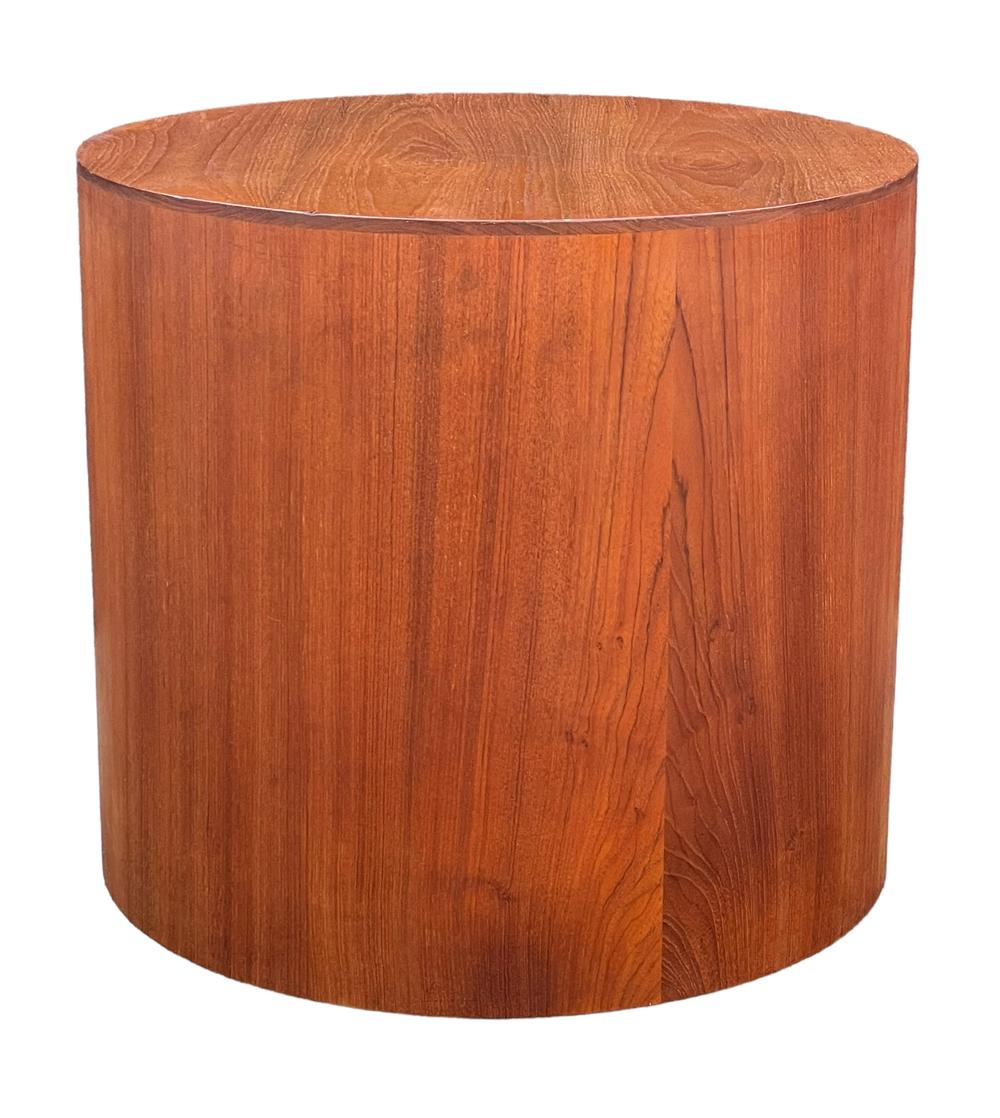 Mid Century Danish Modern Round Circular Teak Drum Table as Side or Coffee Table For Sale 1