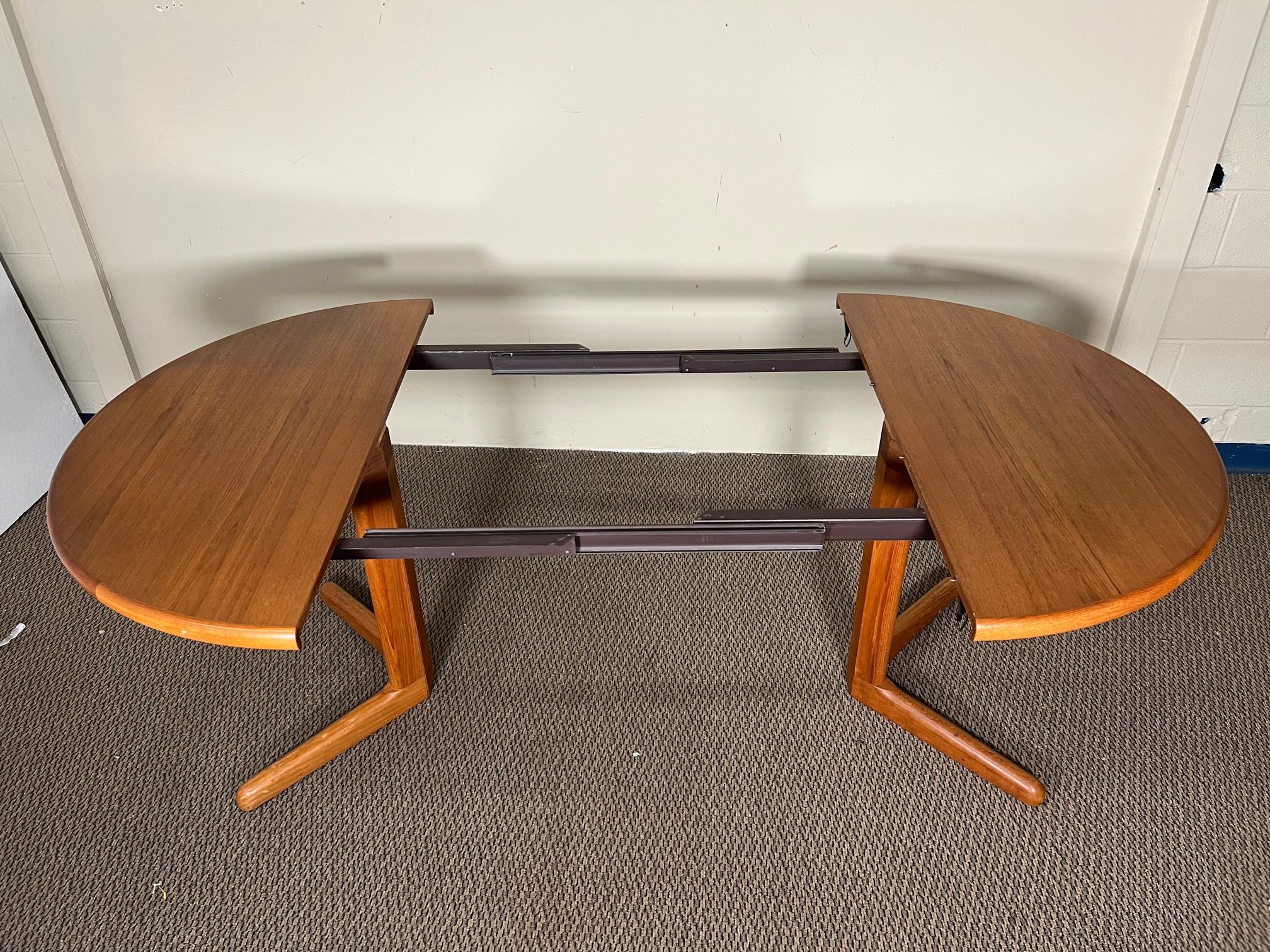 round mid century dining table with leaf