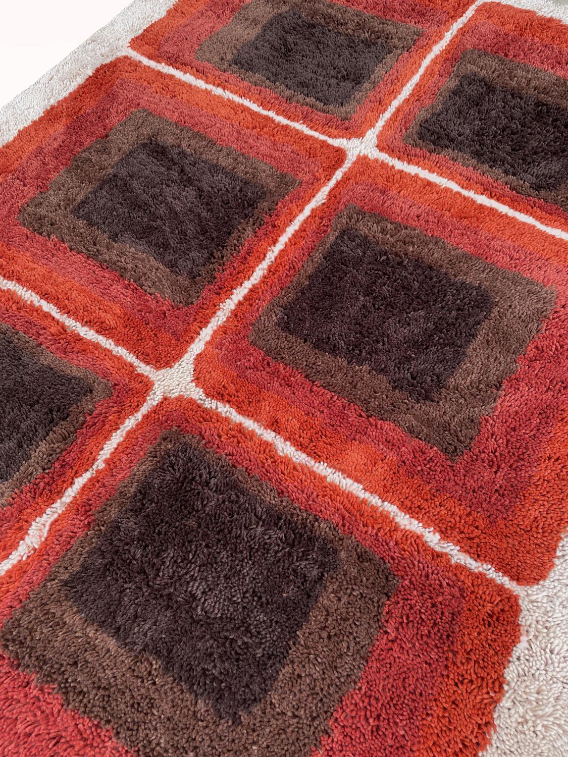 Dänischer moderner Rya-Teppich im Rya-Stil aus der Mitte des Jahrhunderts nach Verner Panton (Skandinavische Moderne) im Angebot