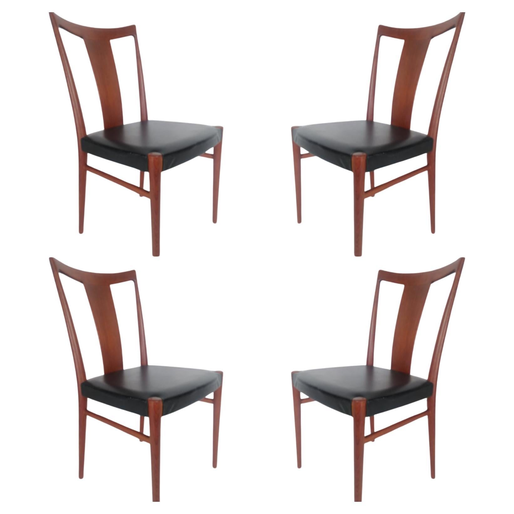 Set of 6 elegant and sophisticated Teak dining chairs
from Denmark, circa 1958.
They are all in very good original condition with no damage nor repairs.
 