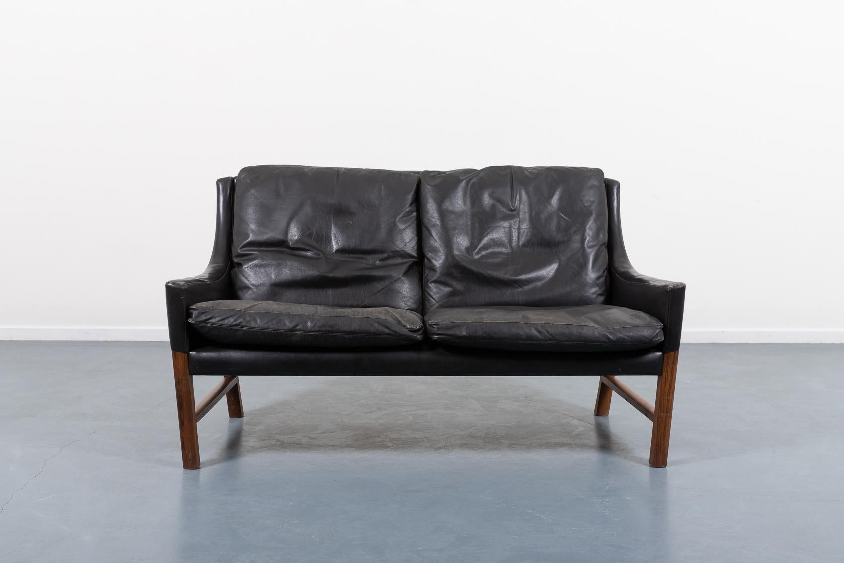 Mid-Century Danish Modern sculptural two seats sofa from Eilersen, 1960’s For Sale 4