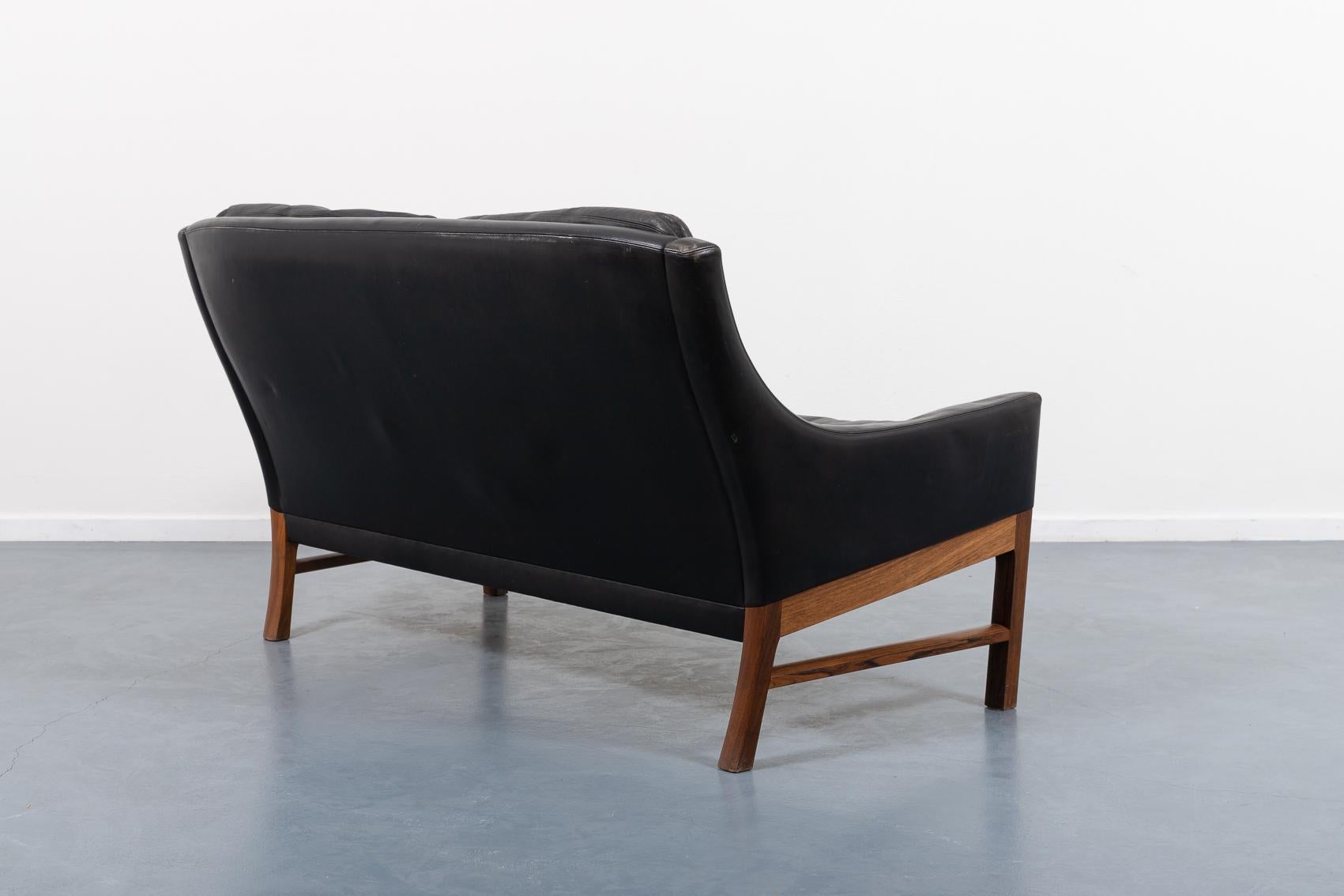 Mid-Century Danish Modern sculptural two seats sofa from Eilersen, 1960’s For Sale 1