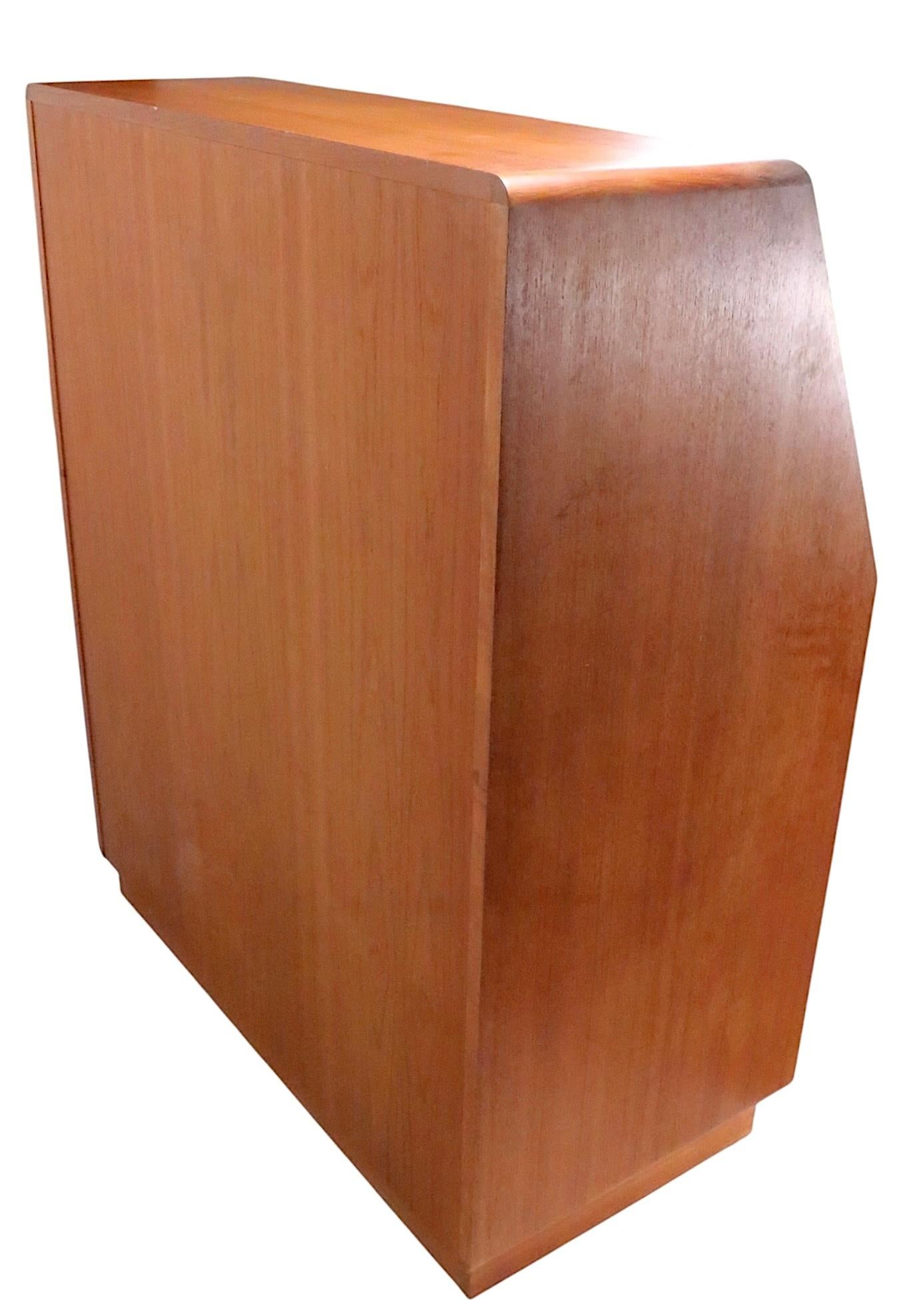 Mid Century Danish Modern Sekretär Schreibtisch Eitelkeit Kommode von Dyrlund c 1960/70's im Angebot 5