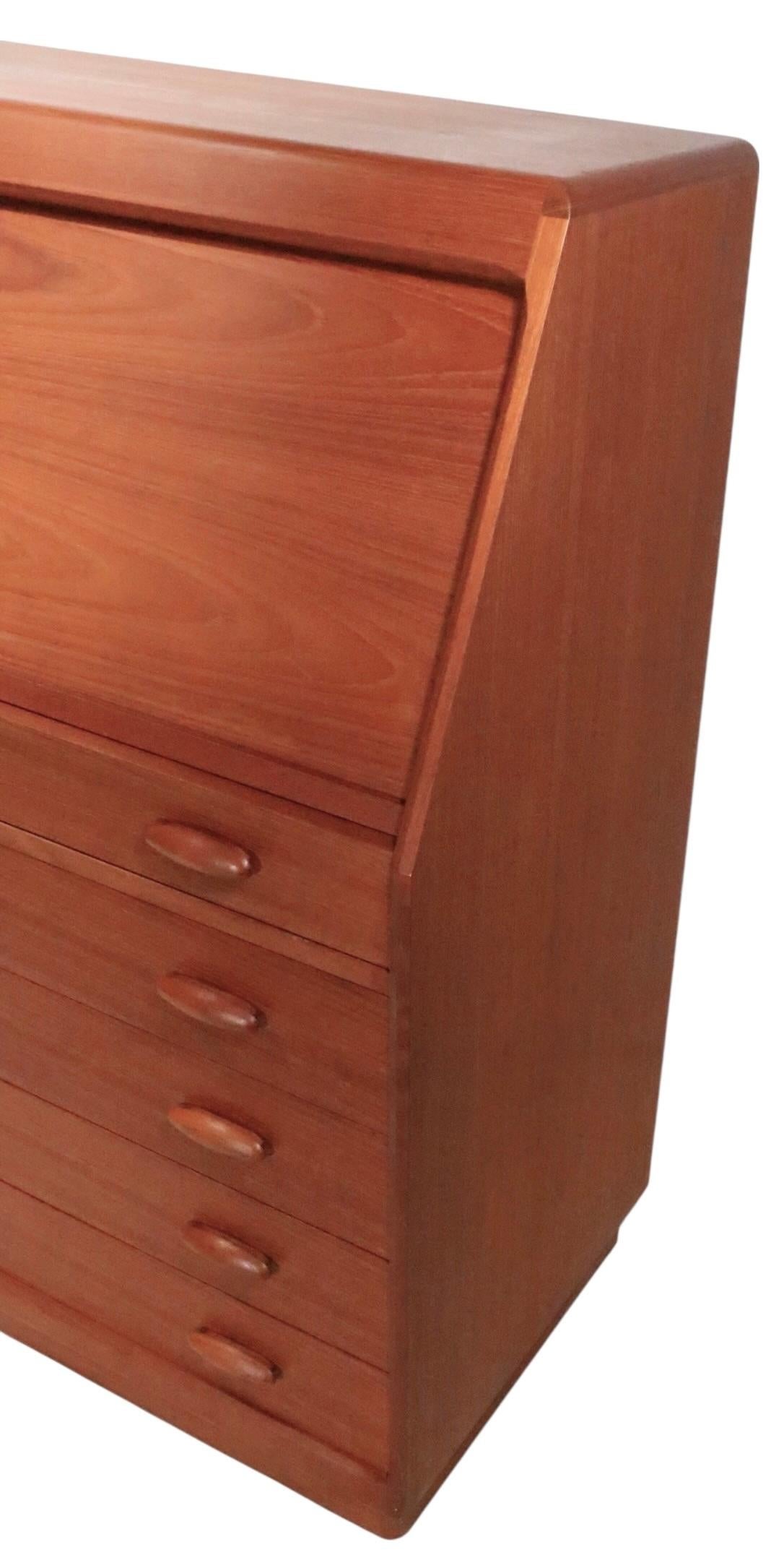 Mid Century Danish Modern Sekretär Schreibtisch Eitelkeit Kommode von Dyrlund c 1960/70's im Angebot 6