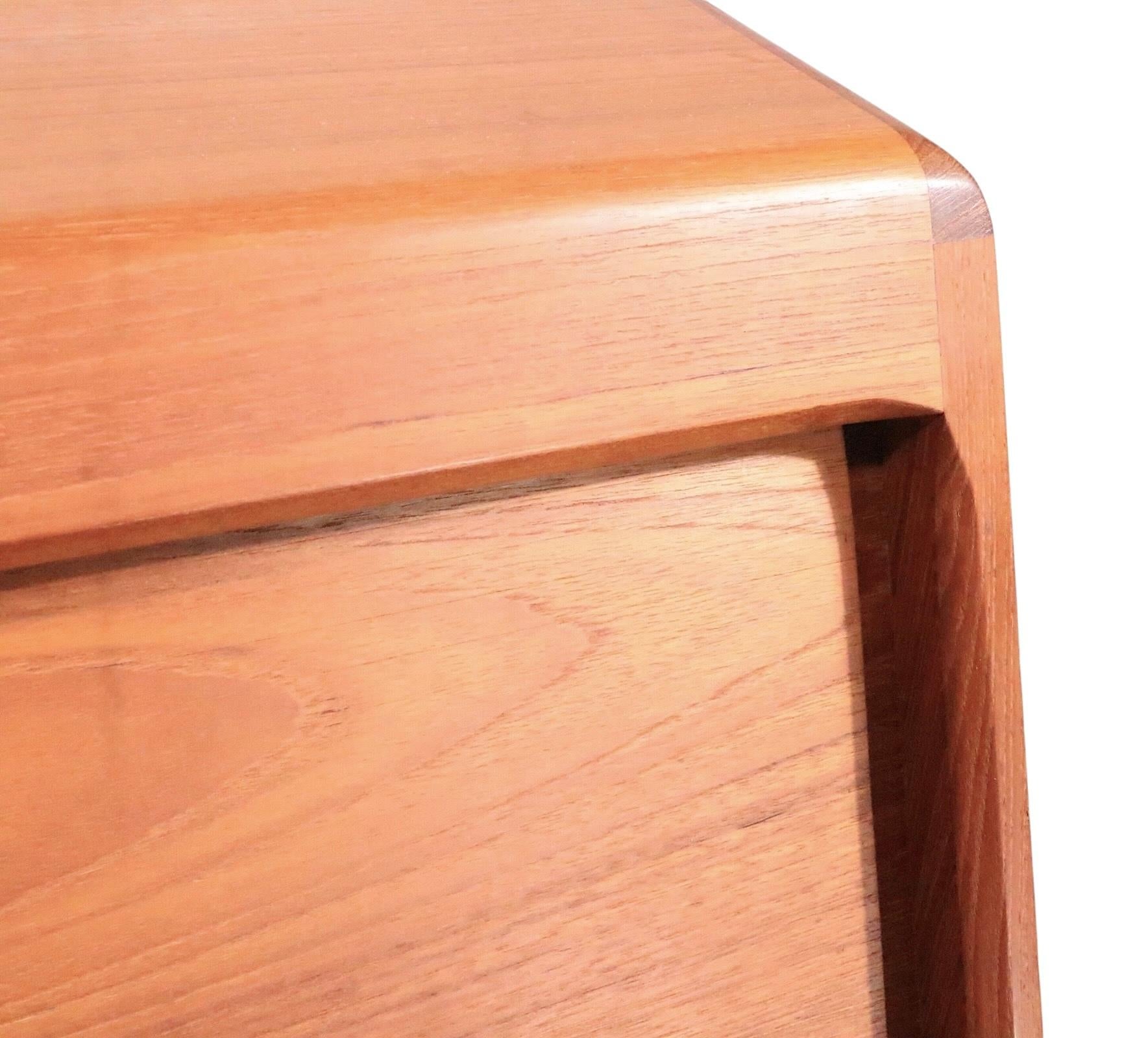 Mid Century Danish Modern Sekretär Schreibtisch Eitelkeit Kommode von Dyrlund c 1960/70's im Angebot 3