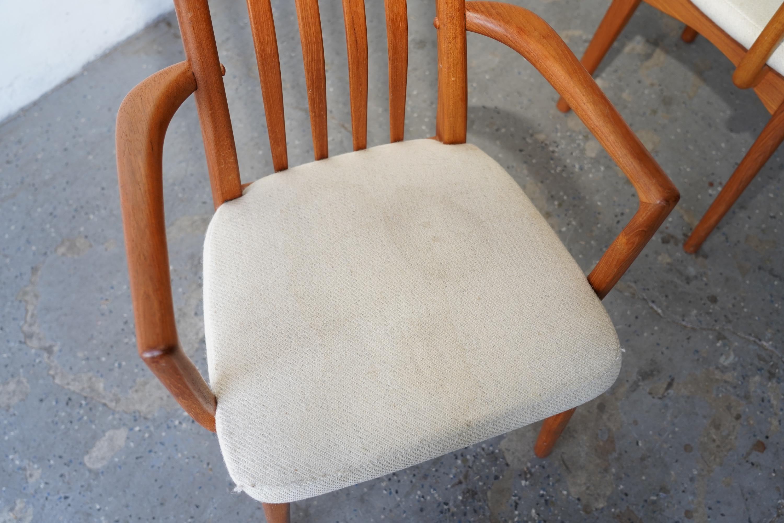 Scandinavian Modern Mid Century Danish Modern Set of 6 Solid Teak Dining Chairs For Sale