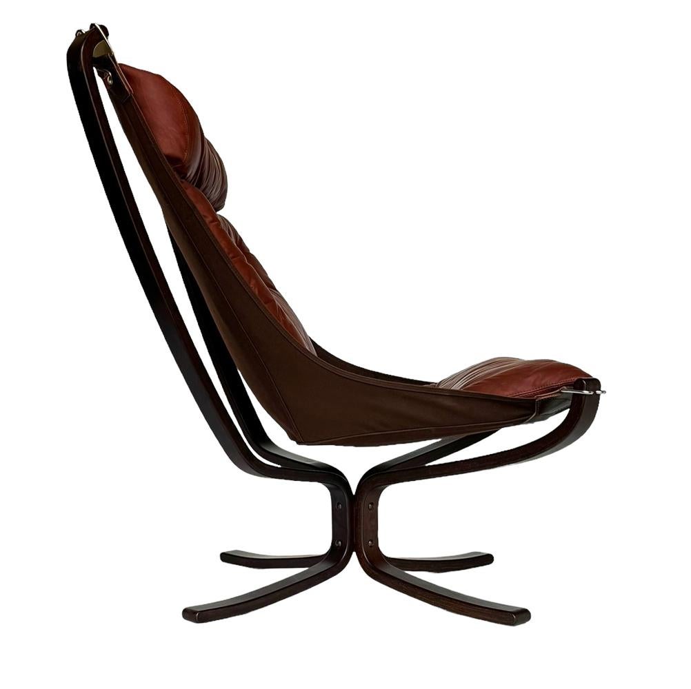 Norwegian Mid Century Danish Modern Sling Lounge Chair in Rosewood and Burgundy Leather For Sale