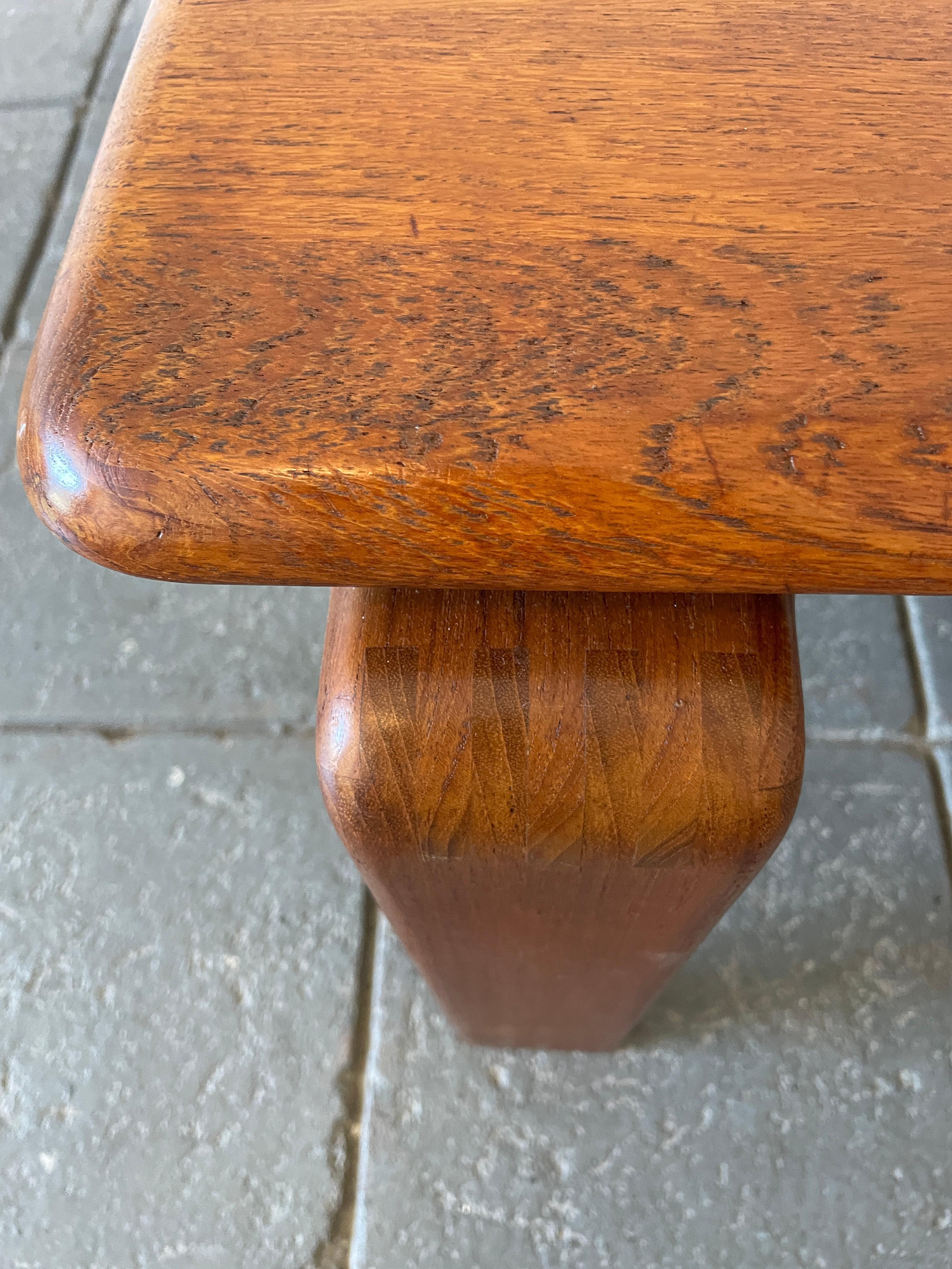 Travail du bois Table basse danoise moderne du milieu du siècle dernier en bois de teck massif en vente