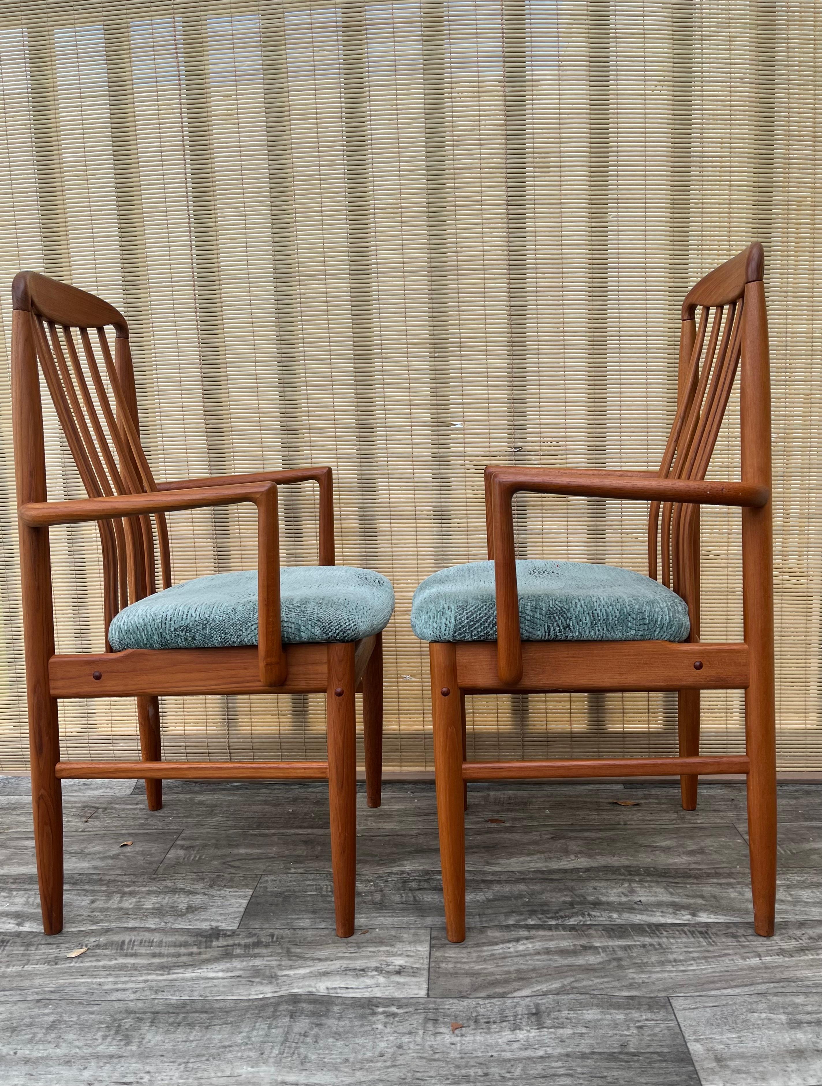 Mid-Century Danish Modern Style Dining Chairs by Benny Linden Design. Set of 4 3