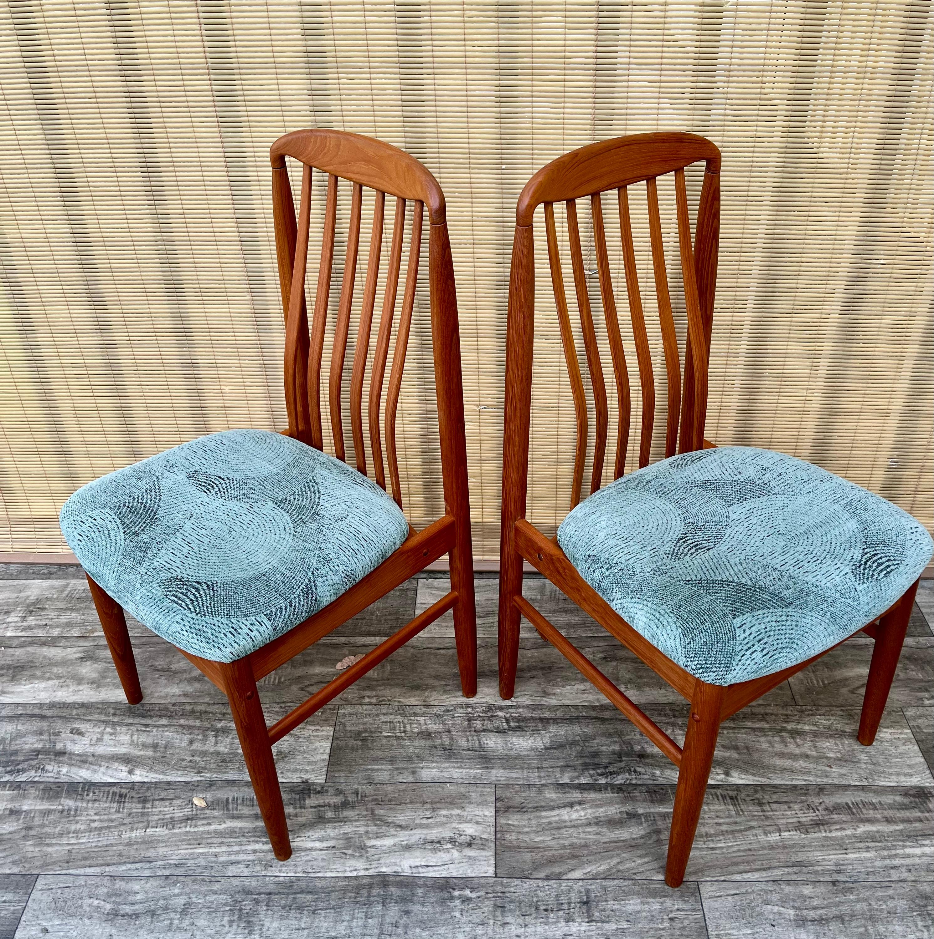 Mid-Century Danish Modern Style Dining Chairs by Benny Linden Design. Set of 4 6