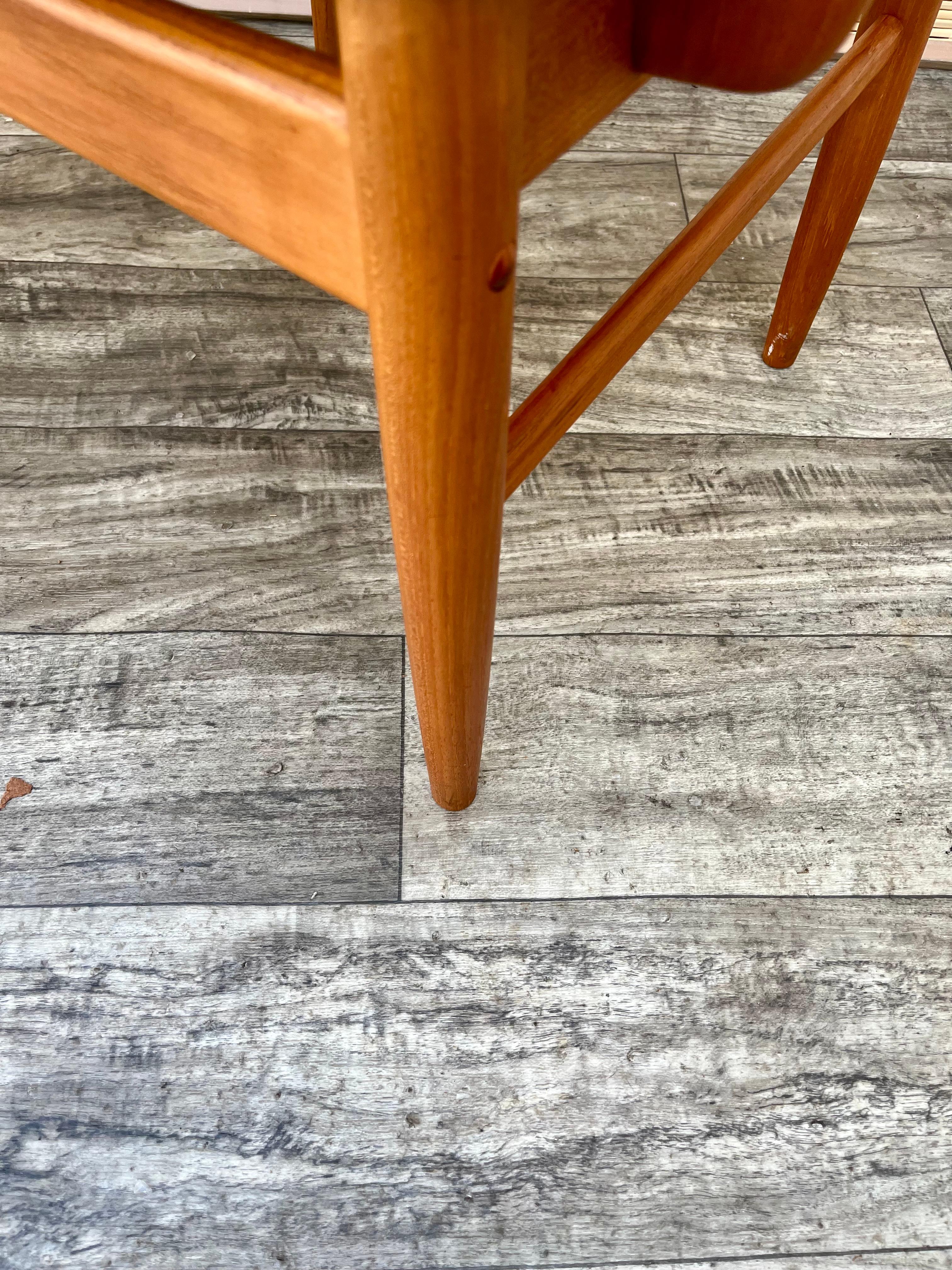 Mid-Century Danish Modern Style Dining Chairs by Benny Linden Design. Set of 4 8