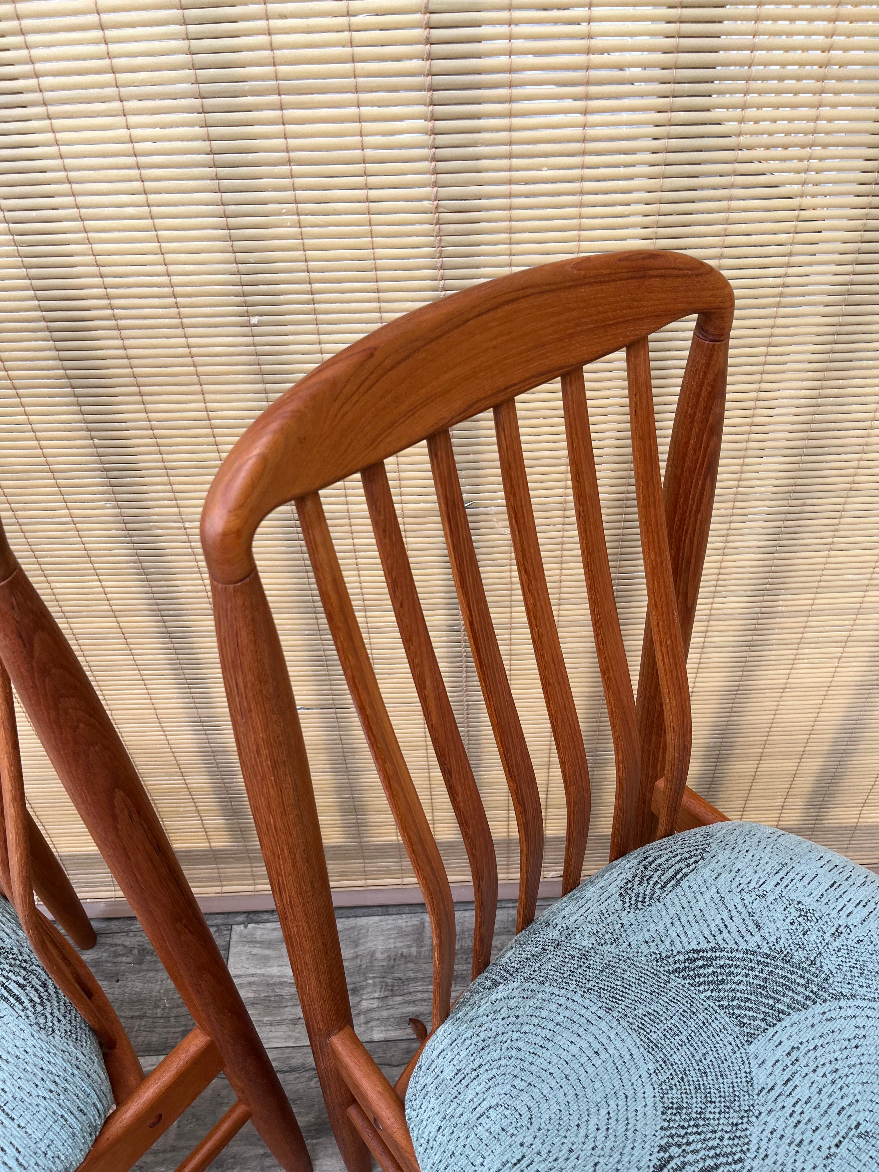 Mid-Century Danish Modern Style Dining Chairs by Benny Linden Design. Set of 4 10