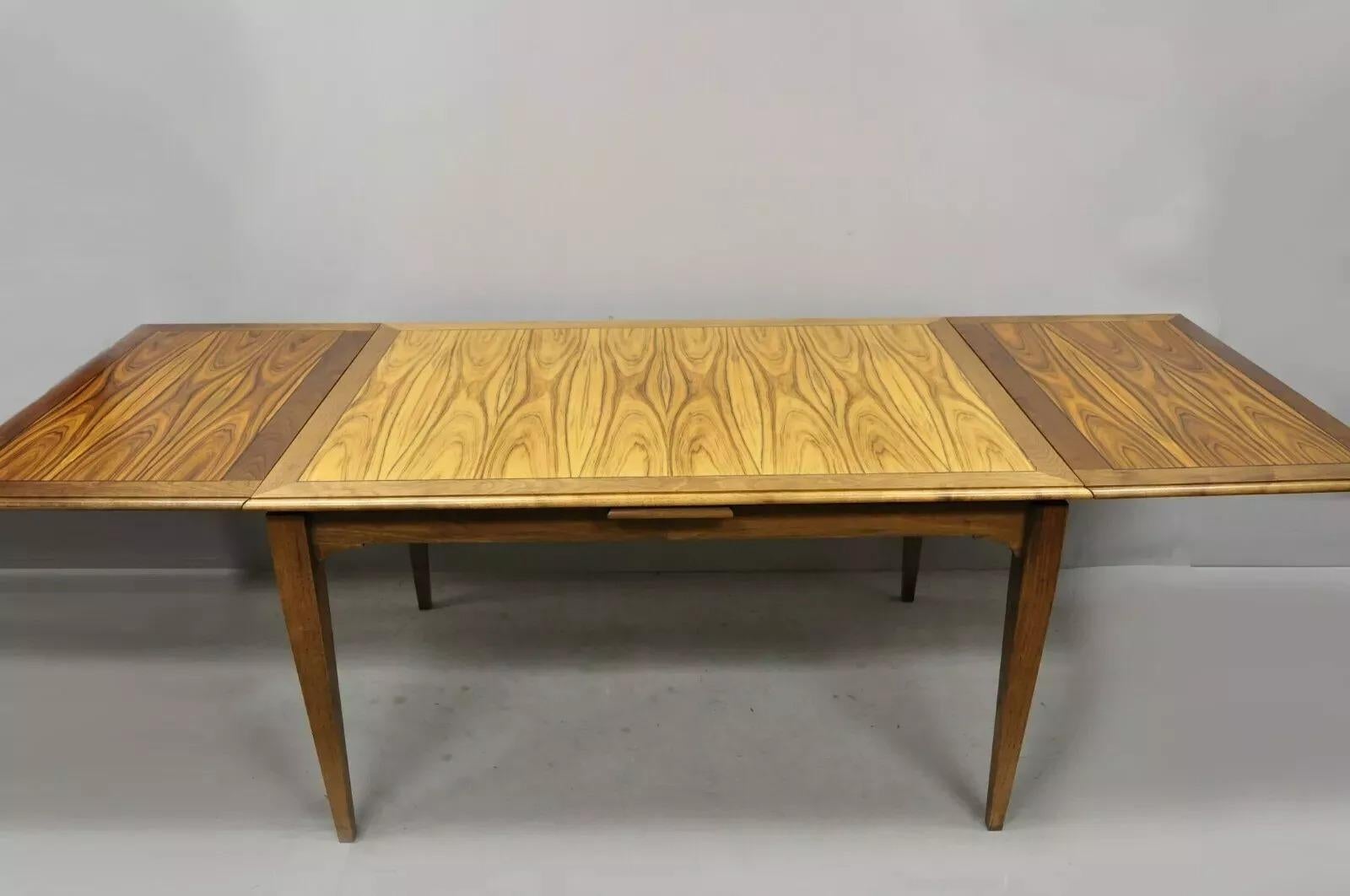 Mid Century Danish Modern Style Extension Rosewood Dining Table by Paul Downs In Good Condition For Sale In Philadelphia, PA