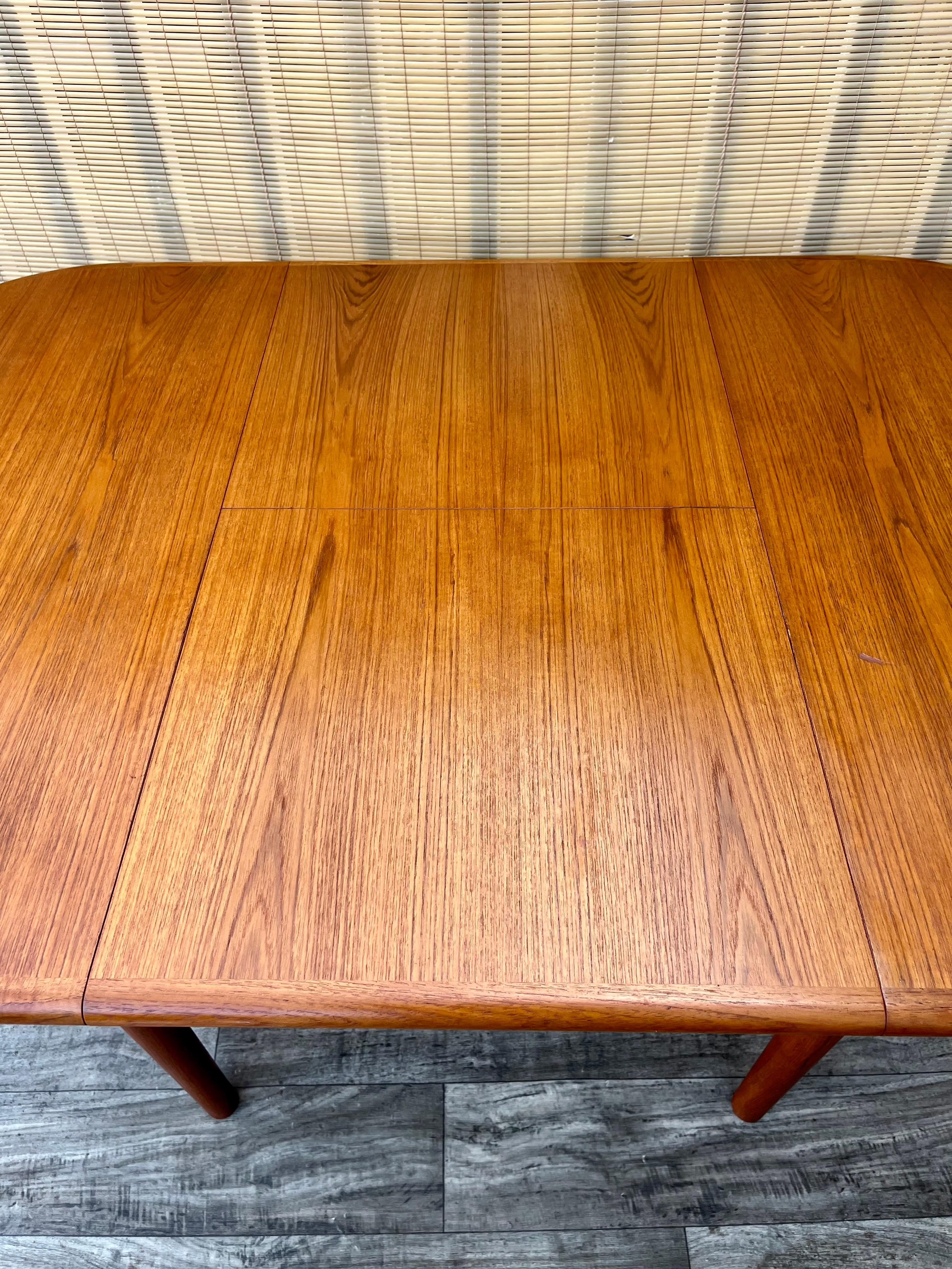 Mid Century Danish Modern Style Teak Extendable Dining Table. Circa 1970s 8