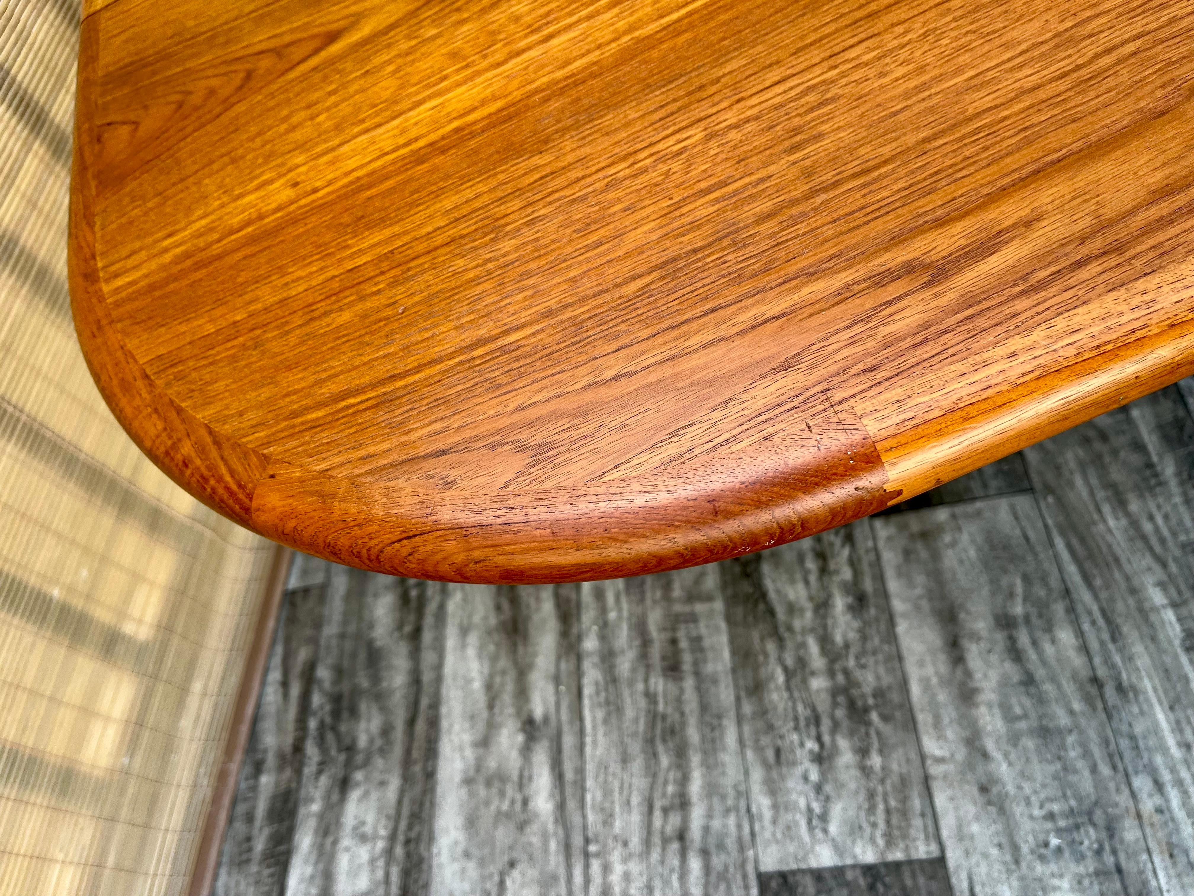 Mid Century Danish Modern Style Teak Extendable Dining Table. Circa 1970s 10
