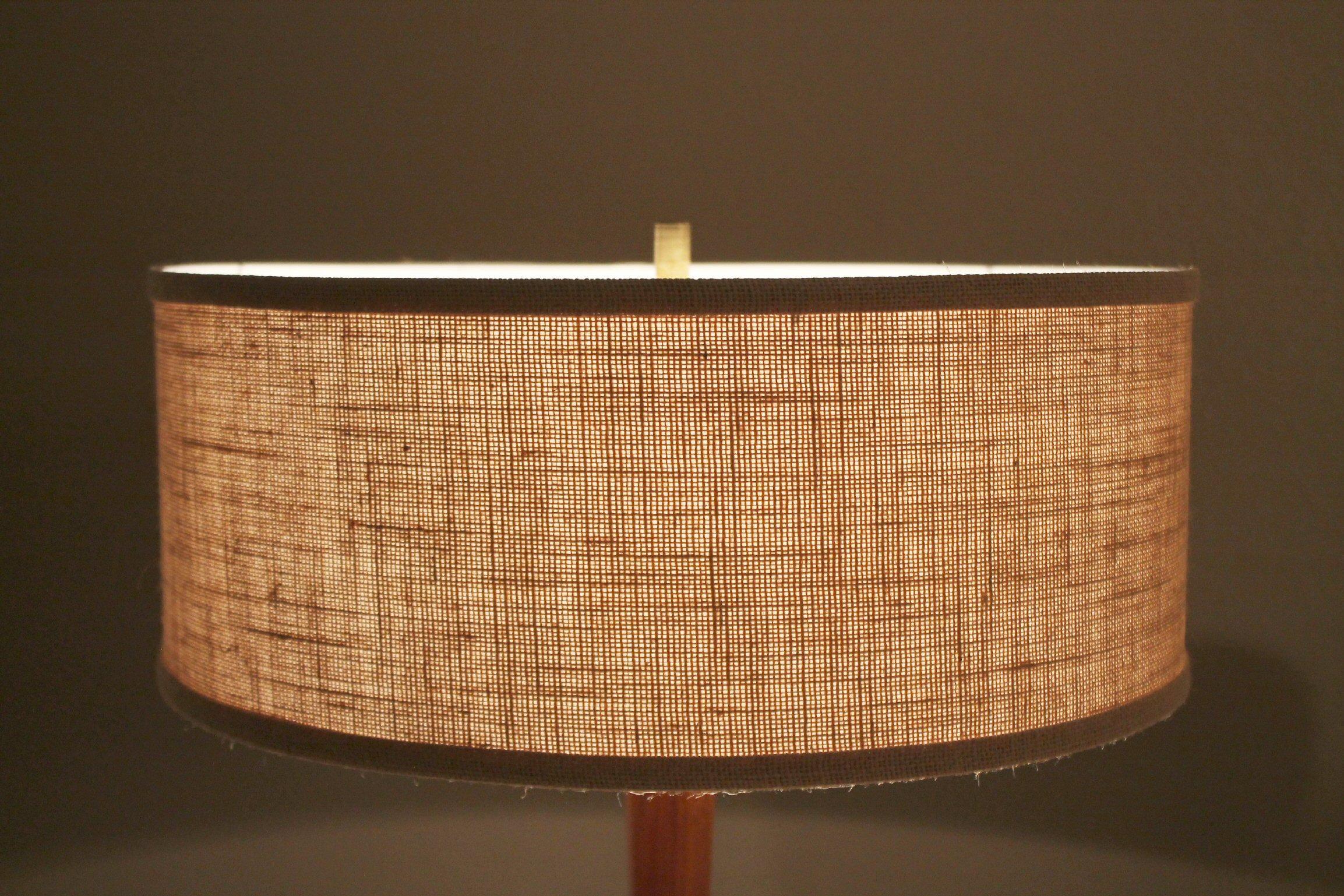 Mid Century Danish Modern Table Lamp! Gerald Thurston Era  1950s Brass & Walnut In Good Condition For Sale In Peoria, AZ