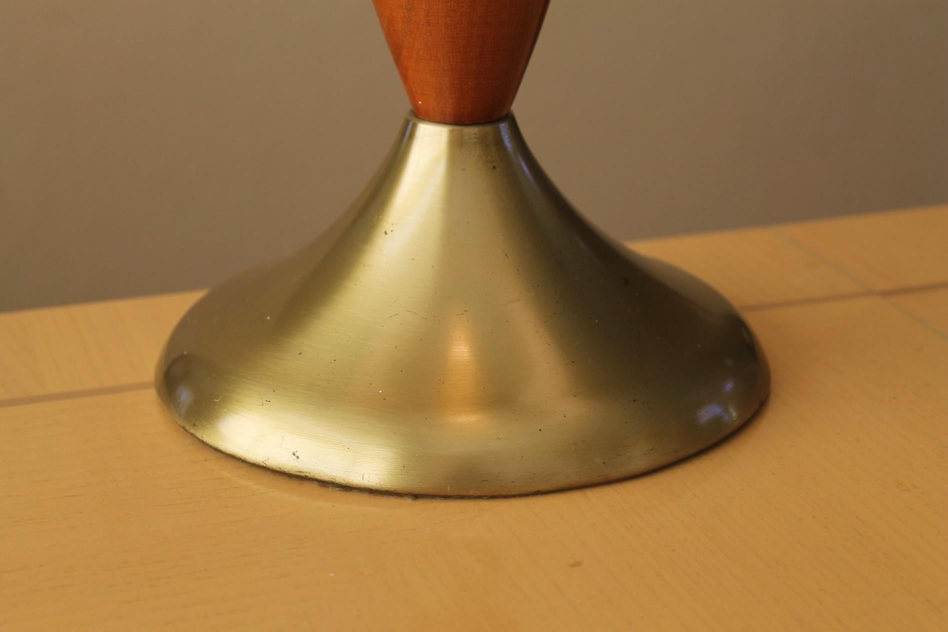 American Mid Century Danish Modern Table Lamp! Gerald Thurston Era  1950s Brass & Walnut For Sale