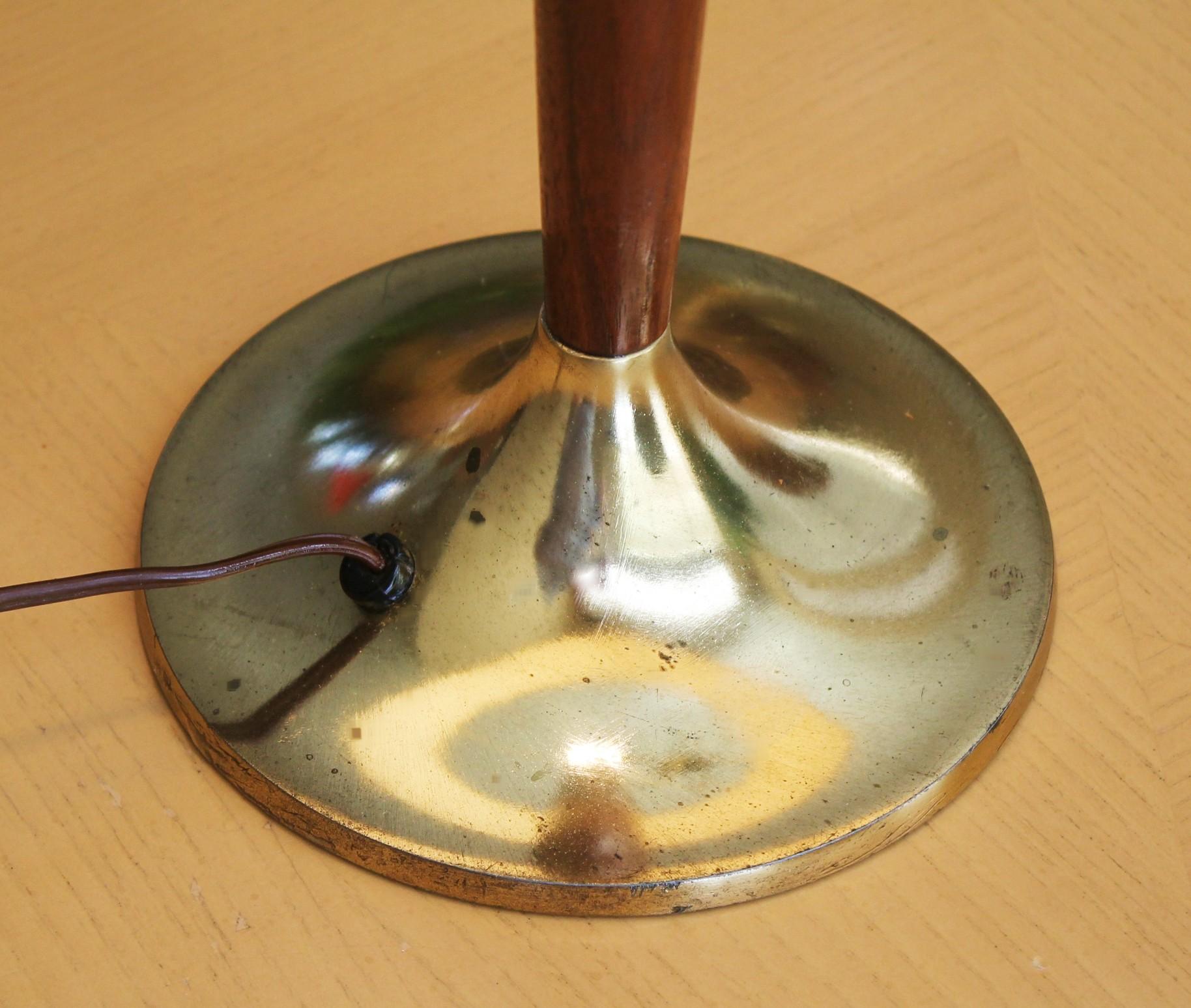 Metallo Lampada da tavolo danese moderna del Medio Secolo! Tony Paul Westwood  Ottone e noce anni '50 in vendita