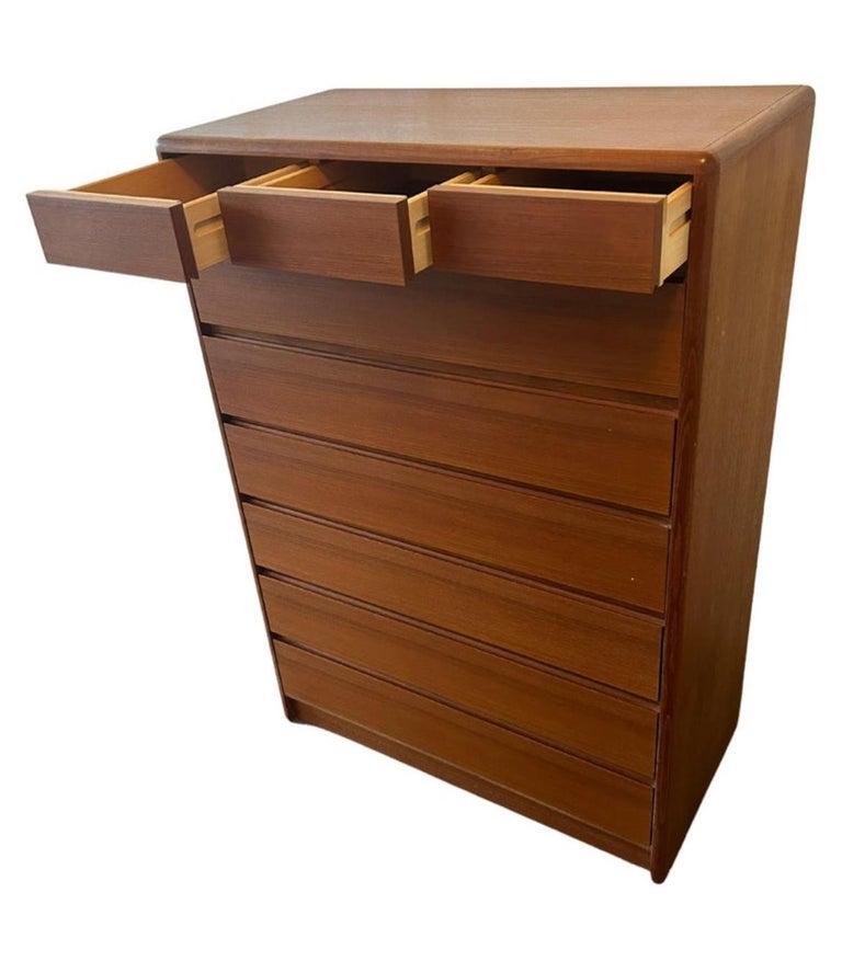 Mid-Century moderno Comò in teak alto a 9 cassetti del Mid Century Danish Modern in vendita