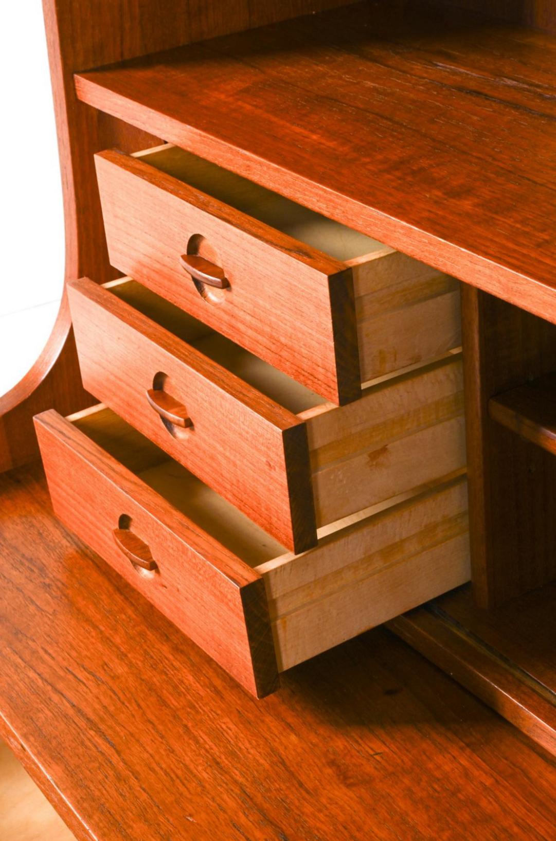 Dänischer moderner hoher Teakholz-Bücherregal-Schreibtisch-Sekretär mit unterer Kommode, Mid-Century Modern (Mitte des 20. Jahrhunderts)