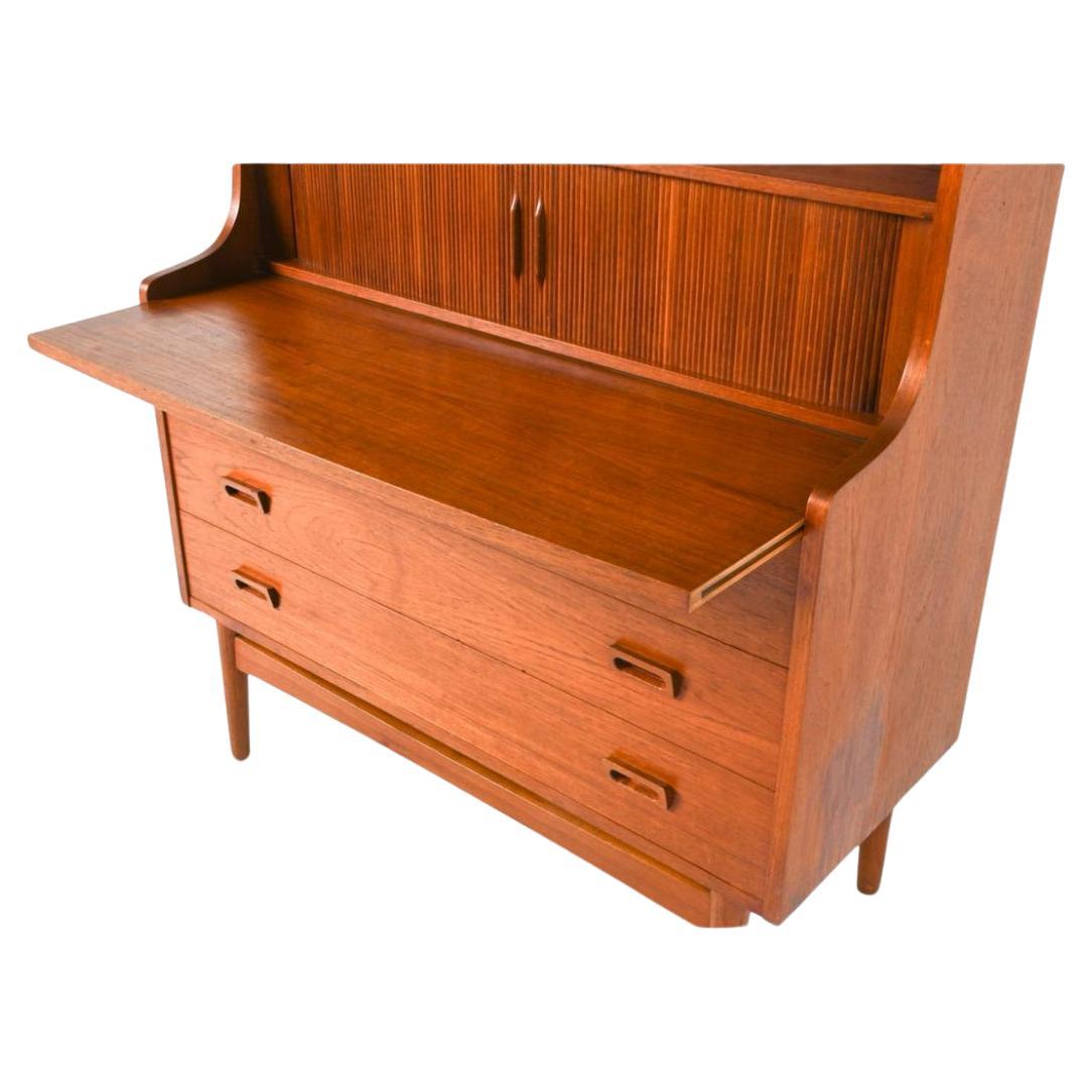 Dänischer moderner hoher Teakholz-Bücherregal-Schreibtisch-Sekretär mit unterer Kommode, Mid-Century Modern 1