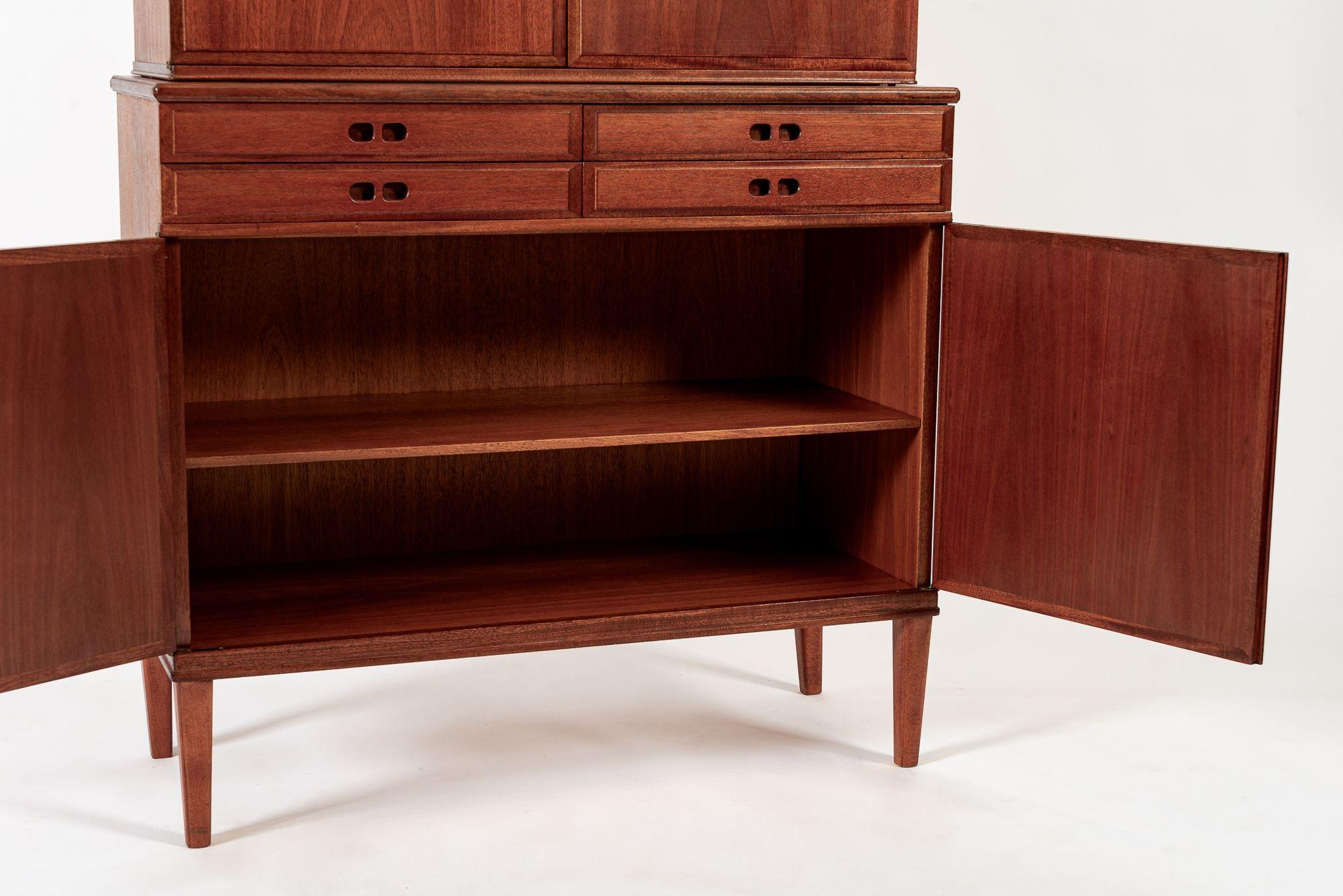 Meuble de rangement en teck de style danois du milieu du siècle dernier, deux pièces Bon état - En vente à Detroit, MI