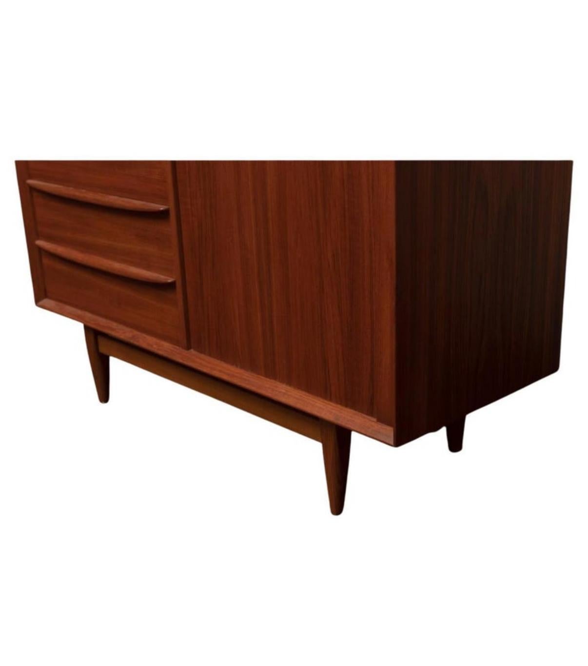 Mid century Danish modern tall wide Teak Dresser by Falster In Good Condition In BROOKLYN, NY