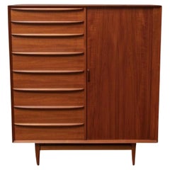 Comò in teak alto e largo di Falster, metà del secolo scorso.