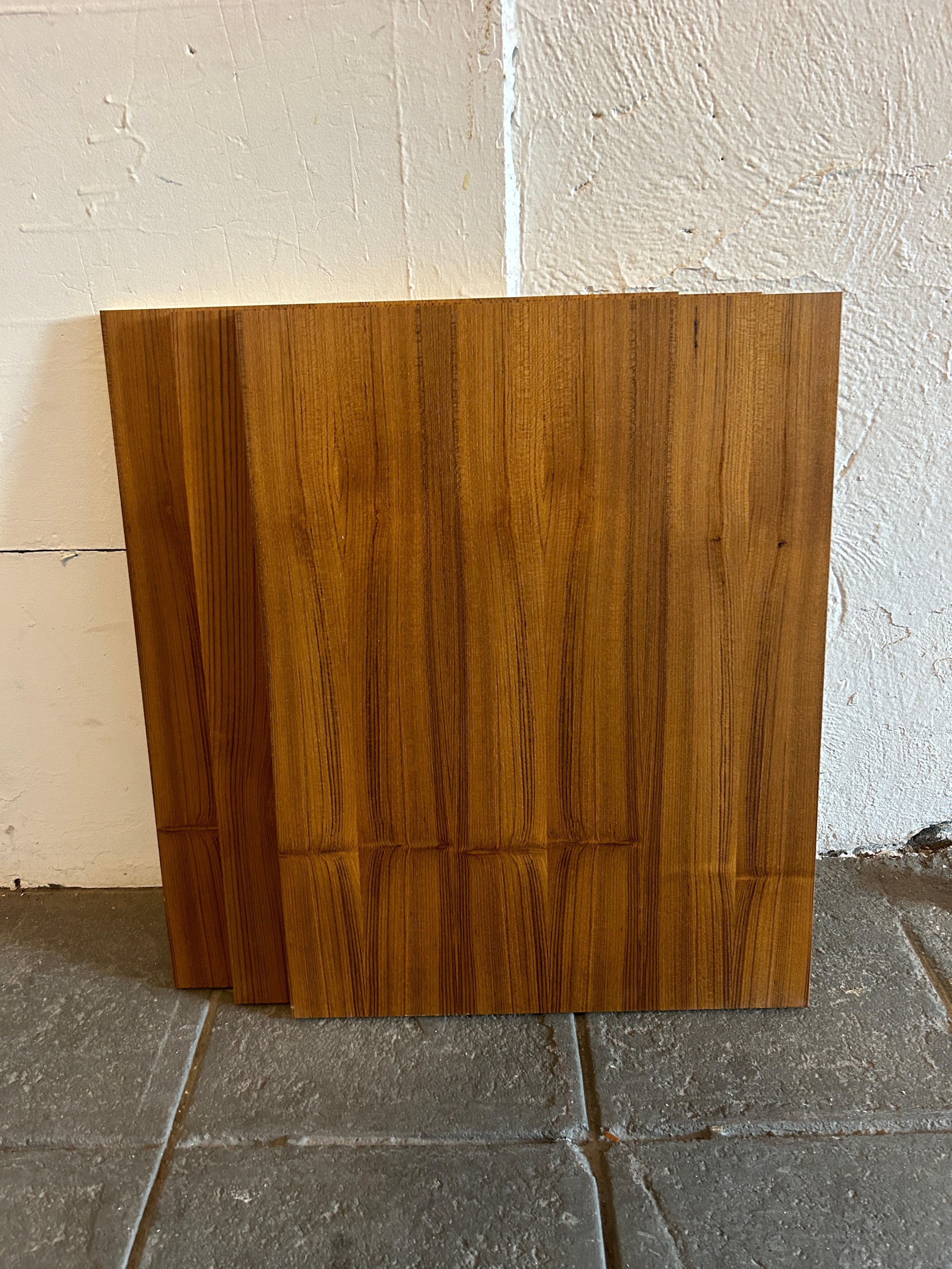 Metà secolo, danese, moderno, alto e largo, armadio in teak, pulito in vendita 3